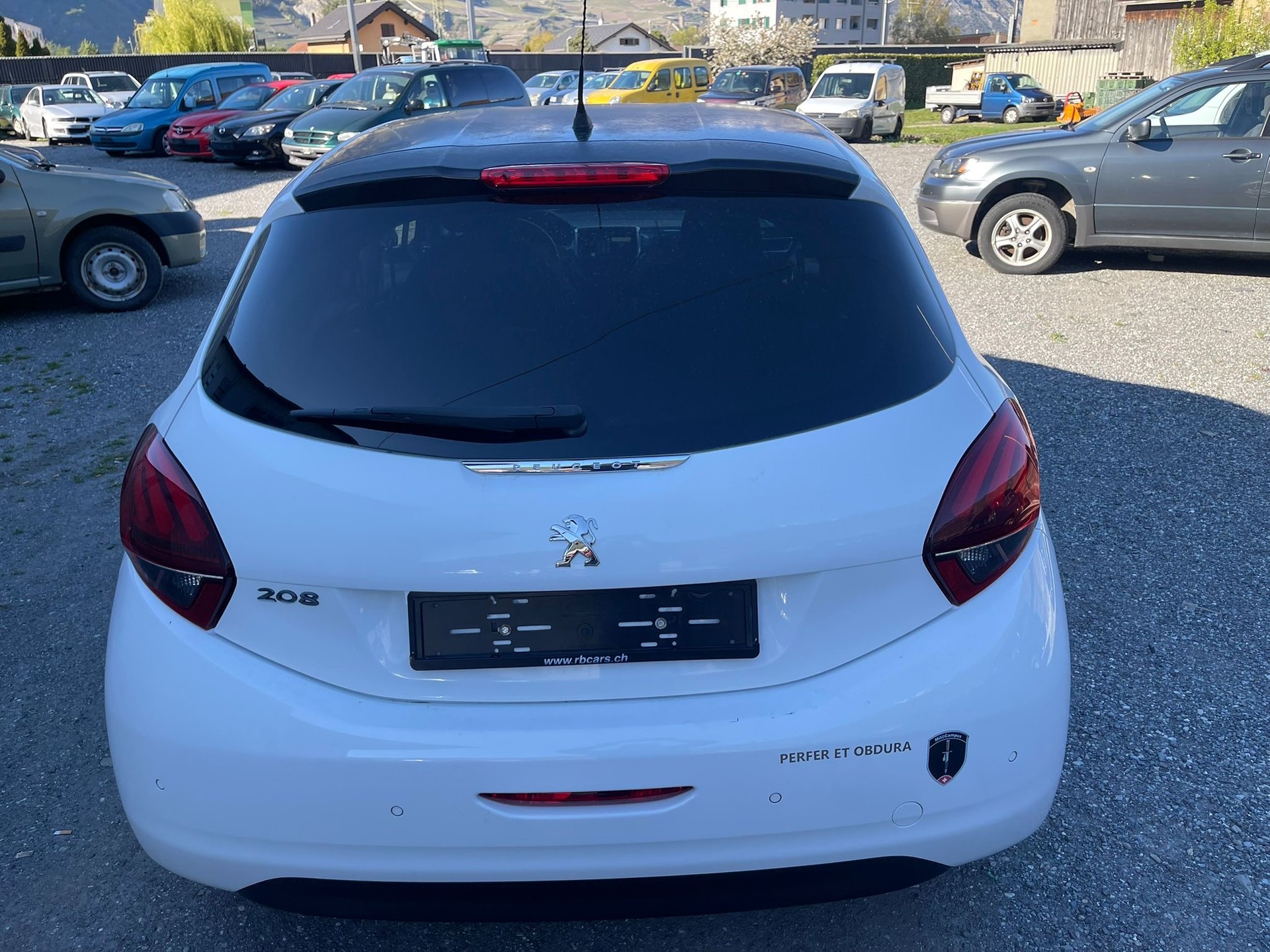 PEUGEOT 208 1.2 PureTech Allure-image-5