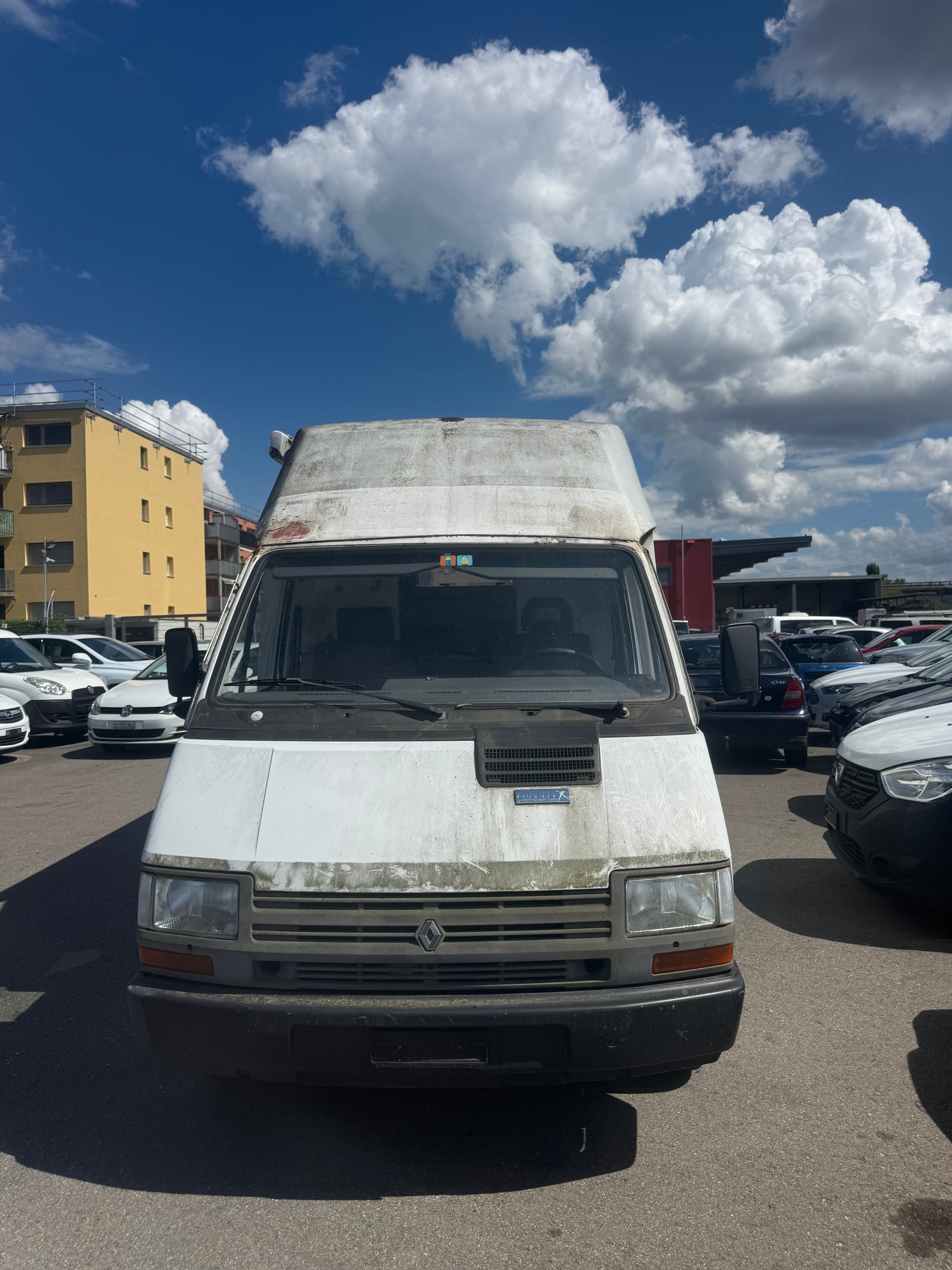 RENAULT TRAFIC-image-0