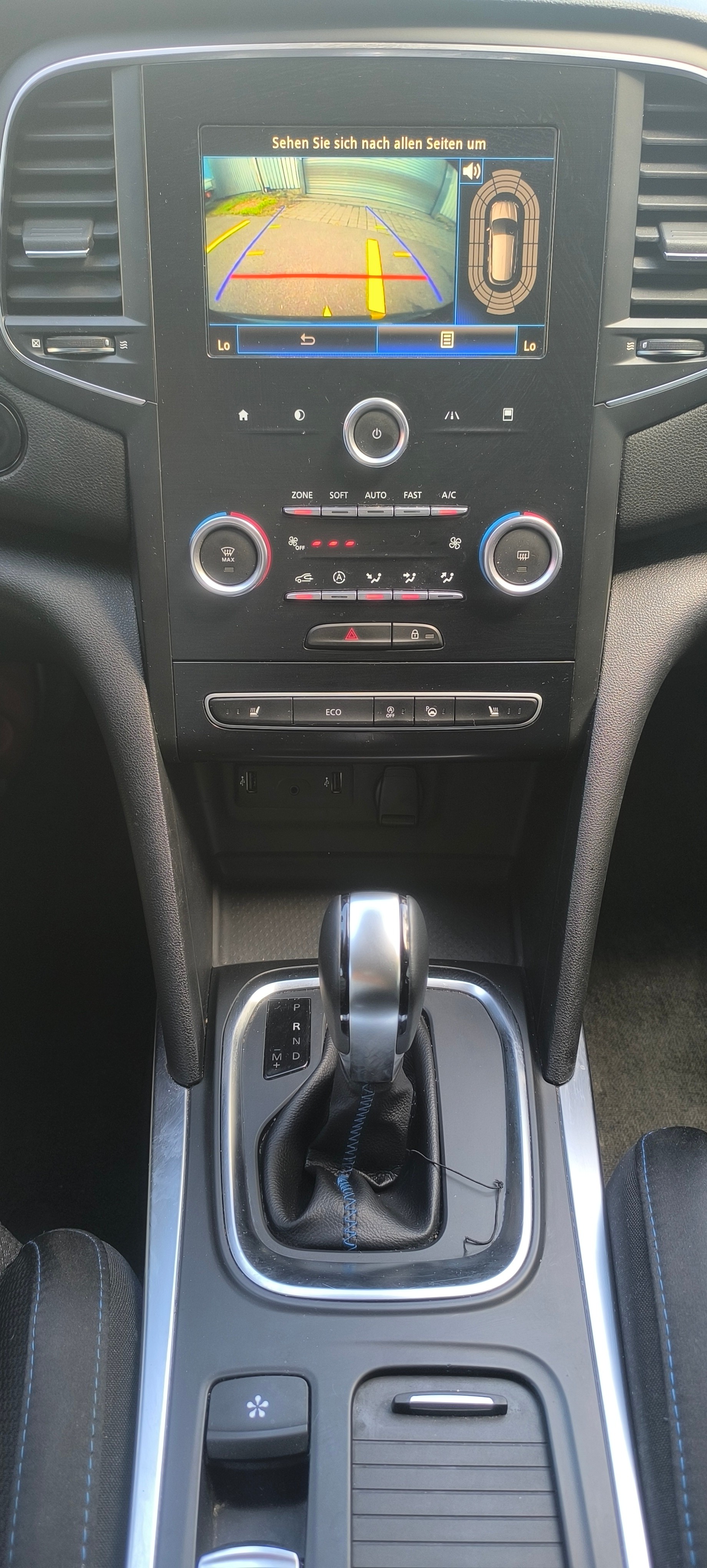RENAULT Mégane Grandtour 1.5 dCi GT Line EDC-image-10