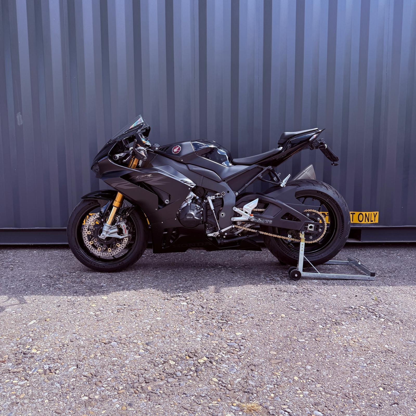 HONDA CBR 1000 RR-R SP-showroom-element-1