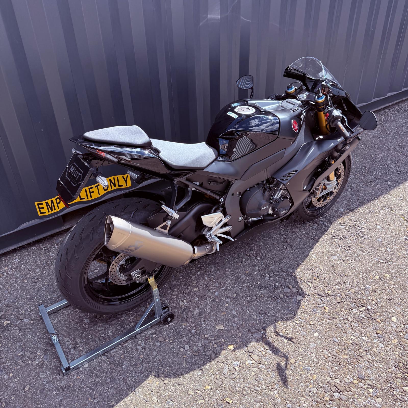HONDA CBR 1000 RR-R SP-image-5