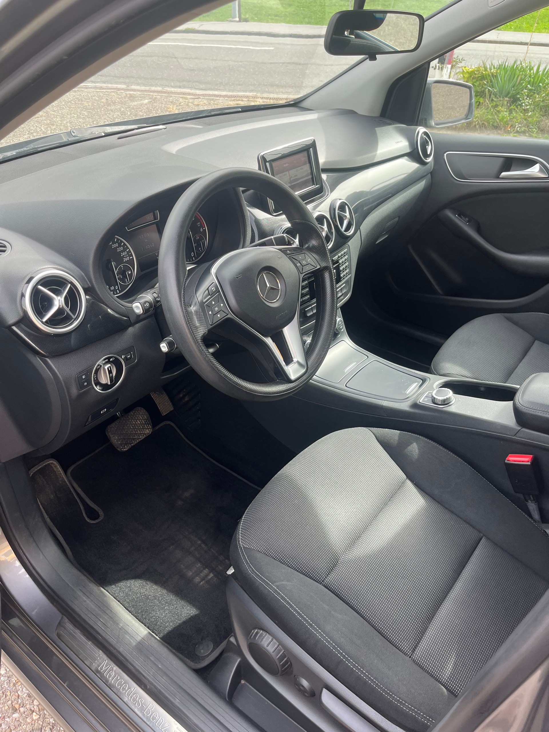 MERCEDES-BENZ B 200 CDI 7G-DCT-image-8