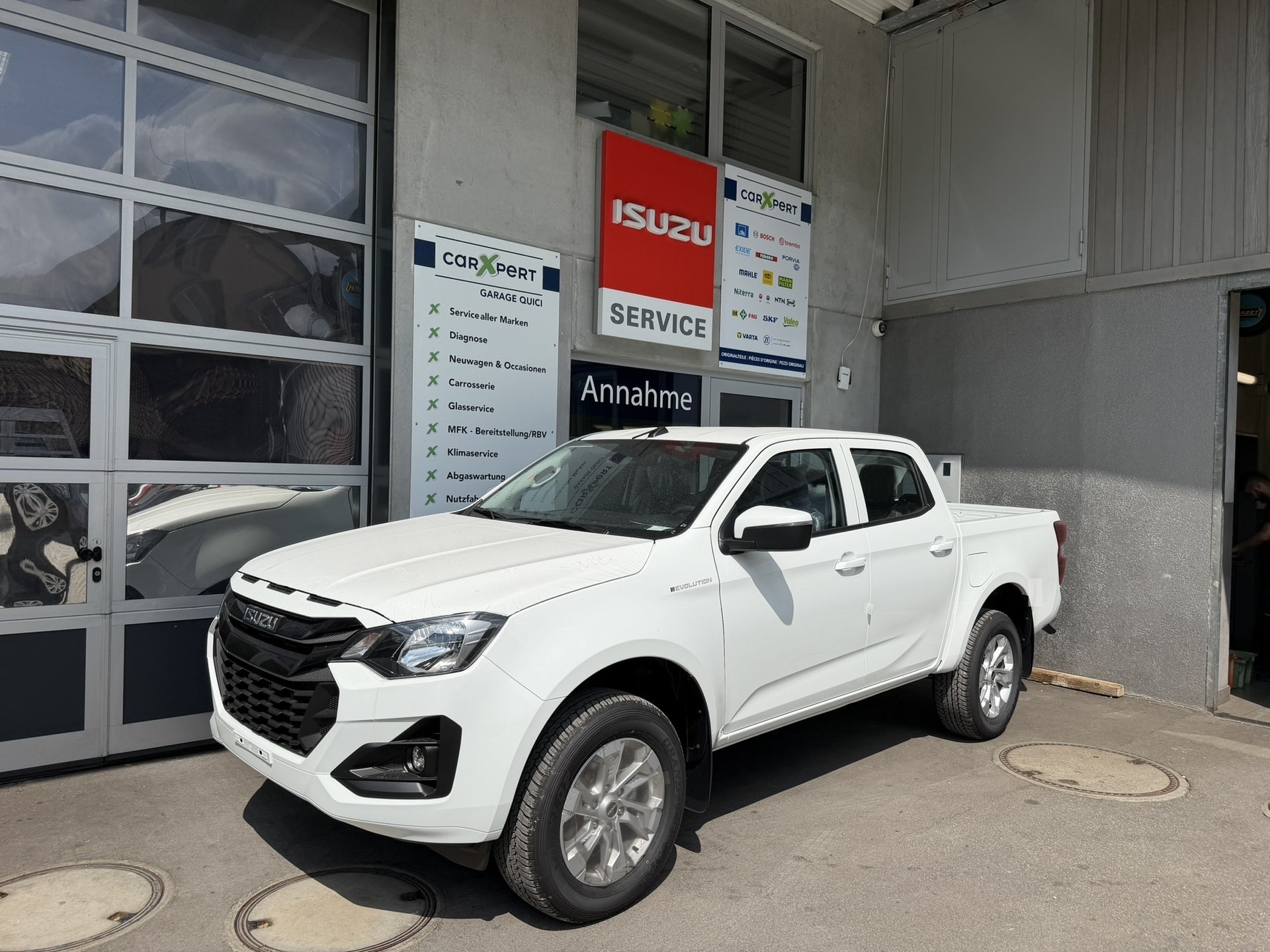 ISUZU D-MAX 2,2 Space Evolution AT 4x4-image-1