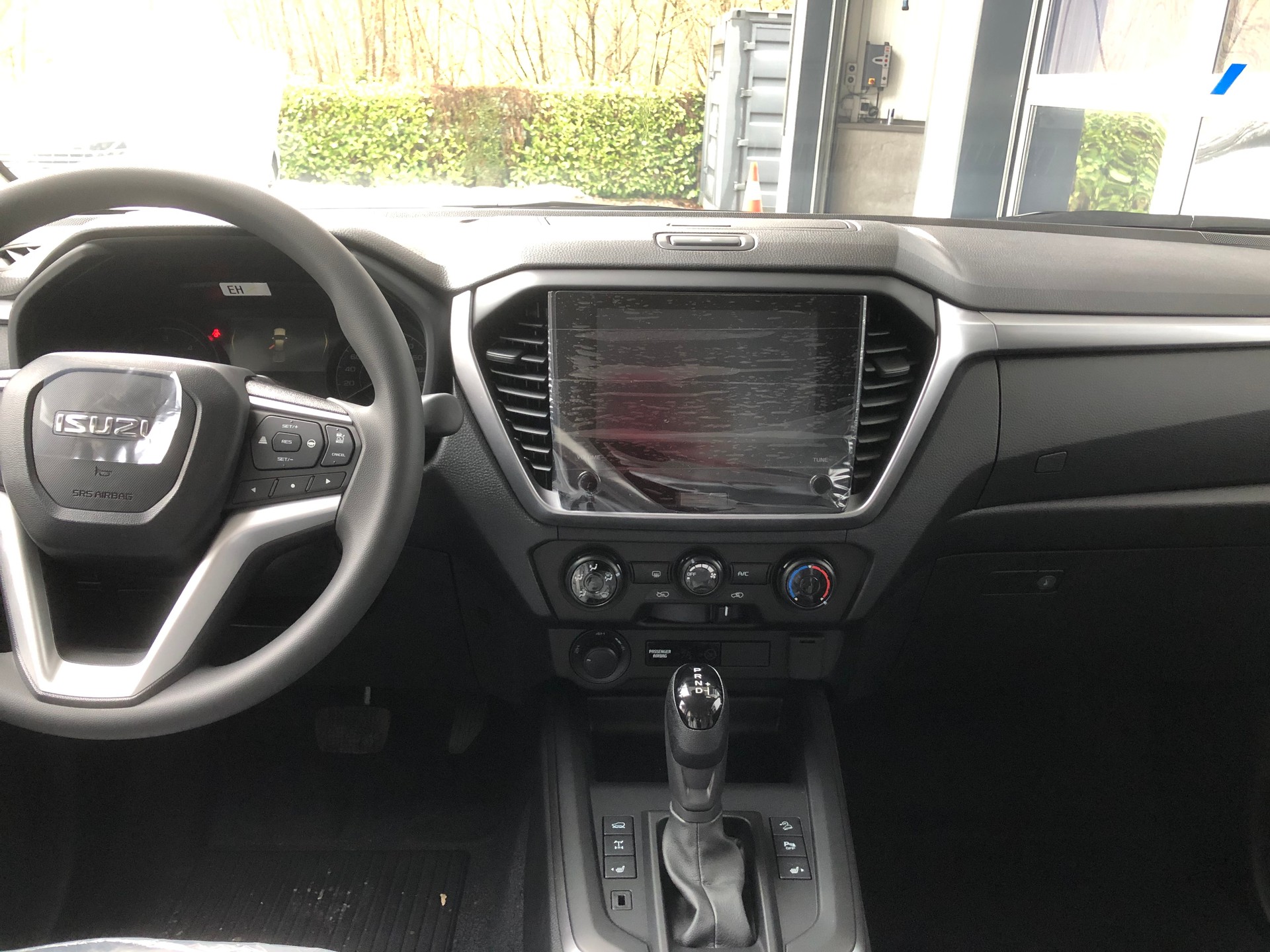 ISUZU D-MAX 2,2 Space Evolution AT 4x4-image-3