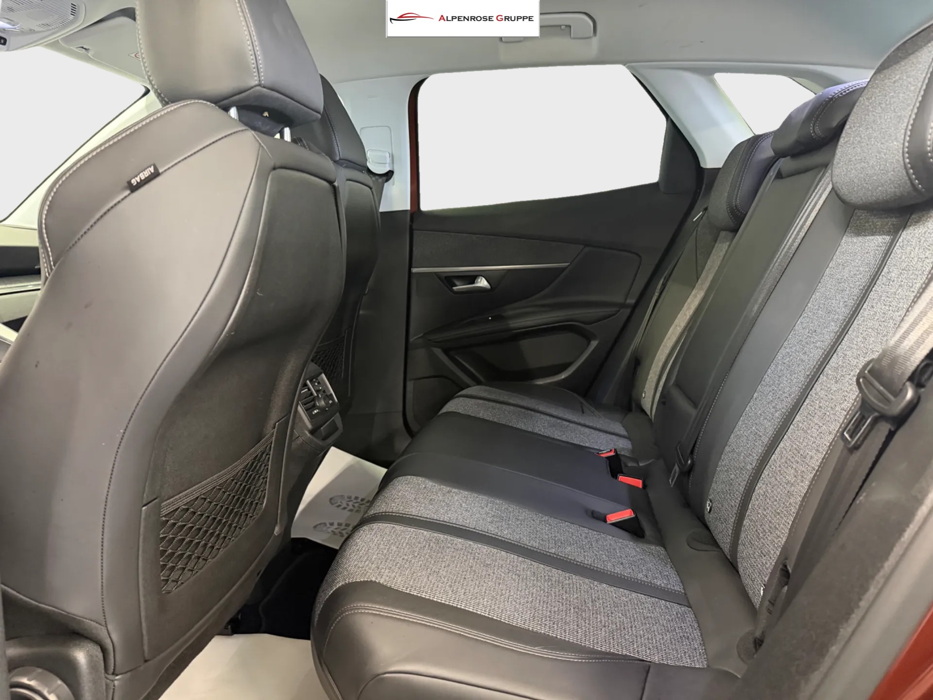 PEUGEOT 3008 1.6 THP Allure EAT-image-9