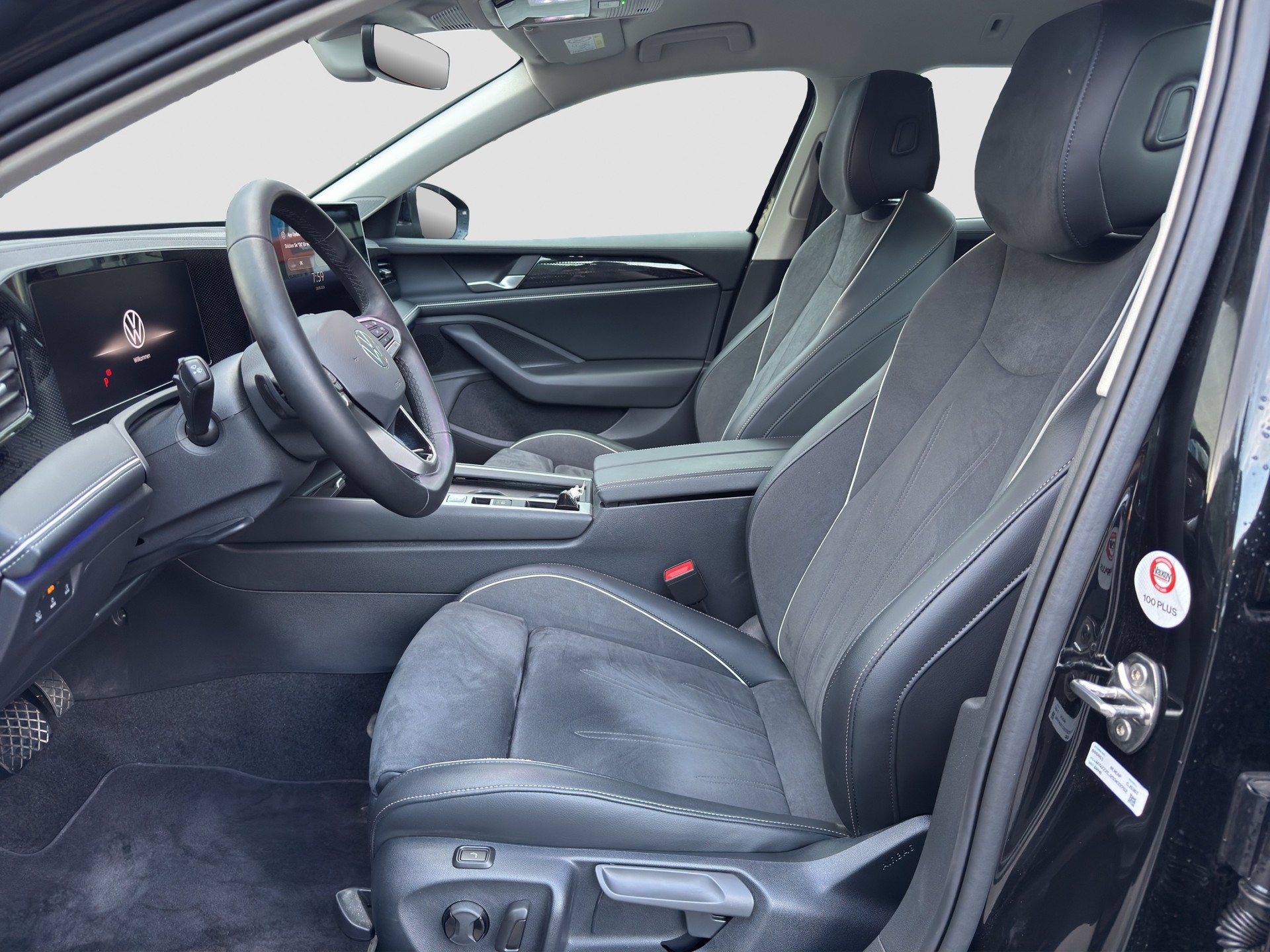 VW Passat Variant 2.0 TDI evo Business 4 Motion DSG-image-10