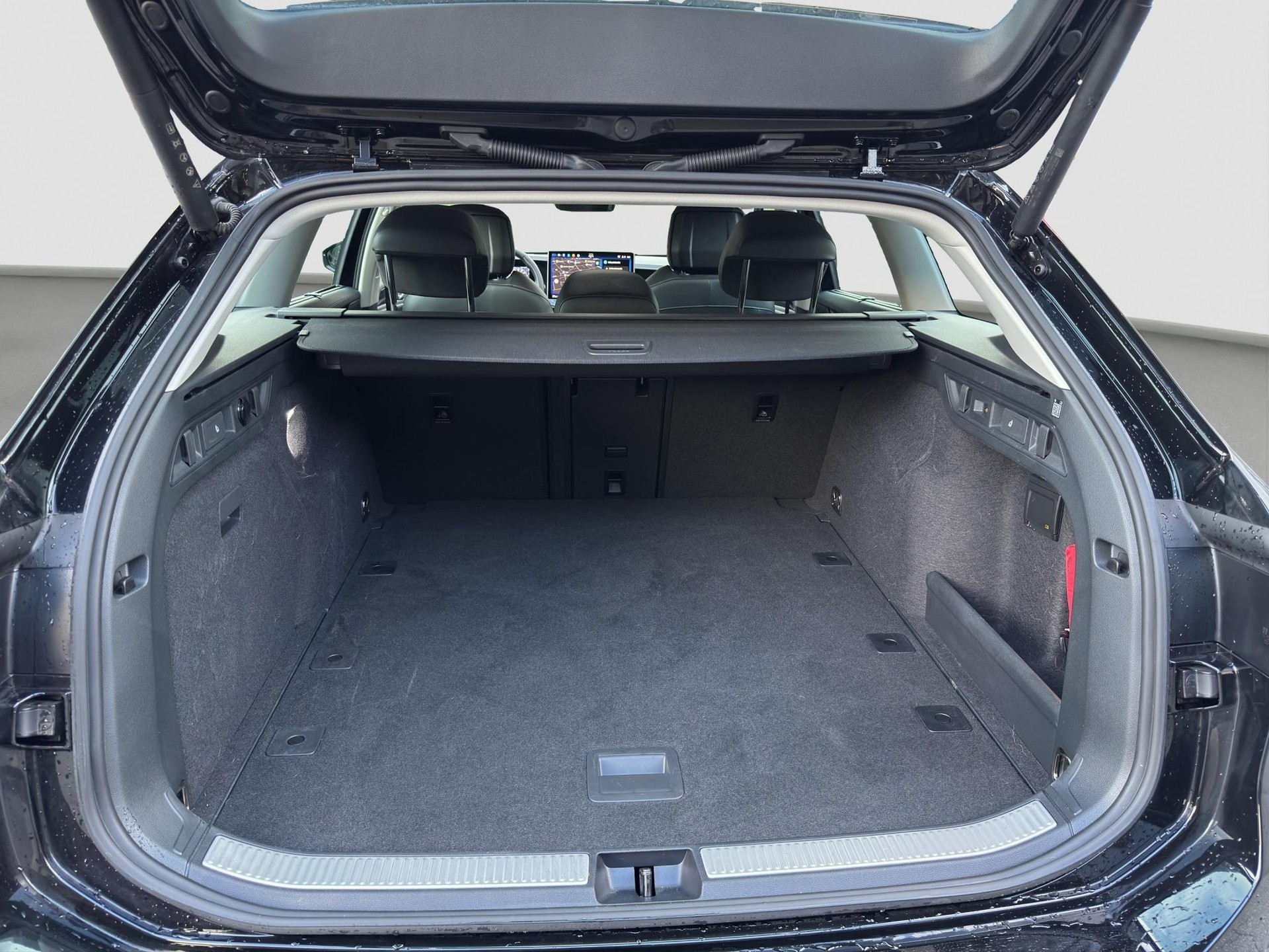 VW Passat Variant 2.0 TDI evo Business 4 Motion DSG-image-8