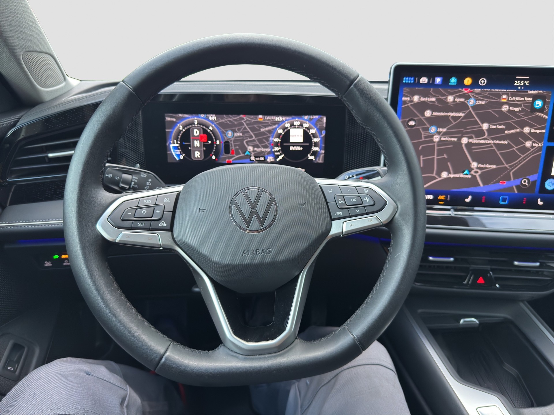 VW Passat Variant 2.0 TDI evo Business 4 Motion DSG-image-12