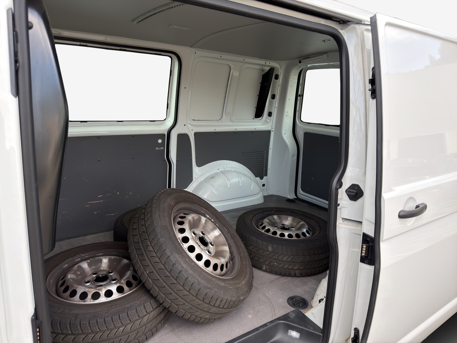 VW T6.1 2.0 TDI-image-11