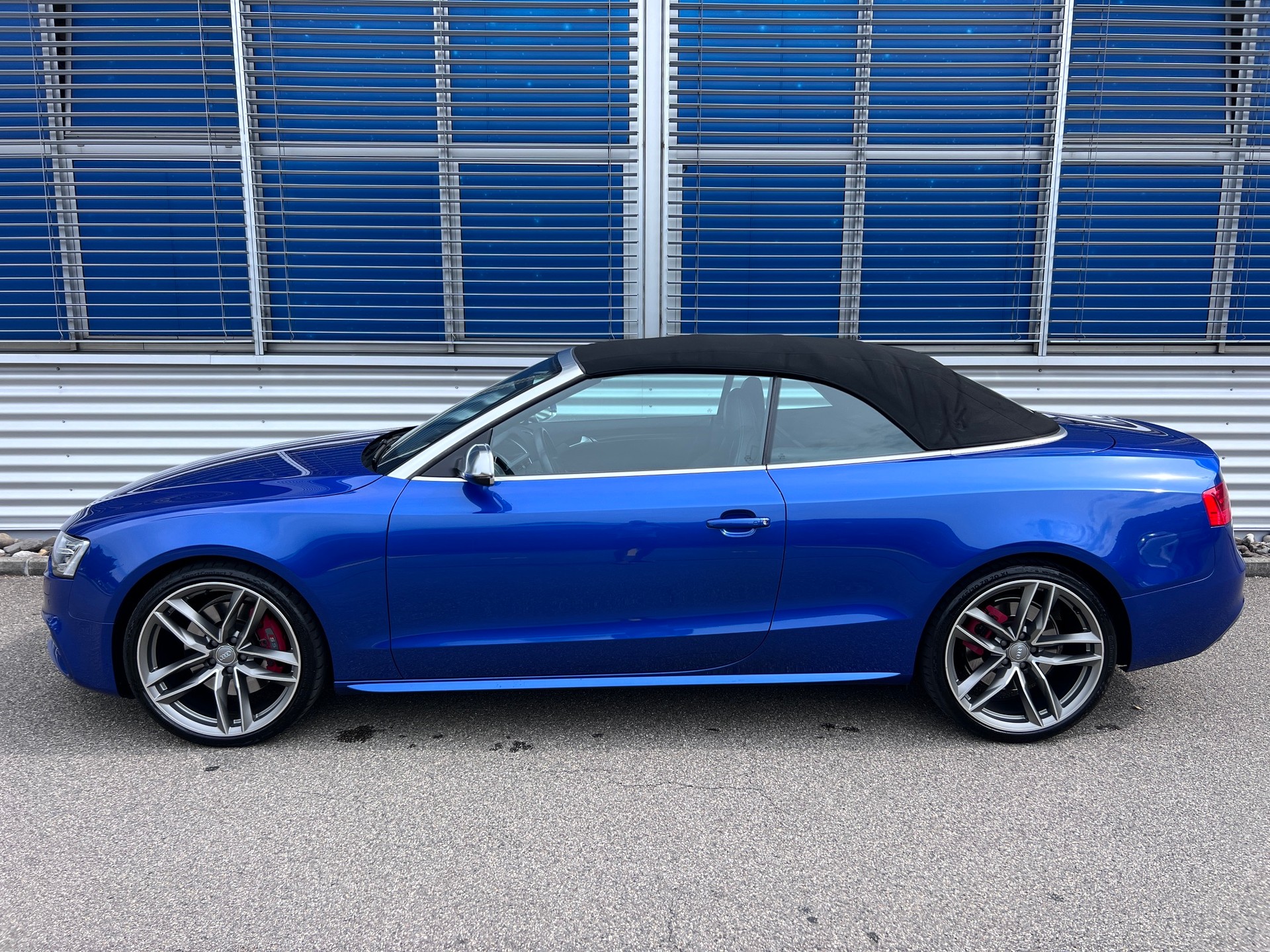 AUDI S5 Cabriolet 3.0 V6 TFSI quattro S-Tronic RS Edition-image-7