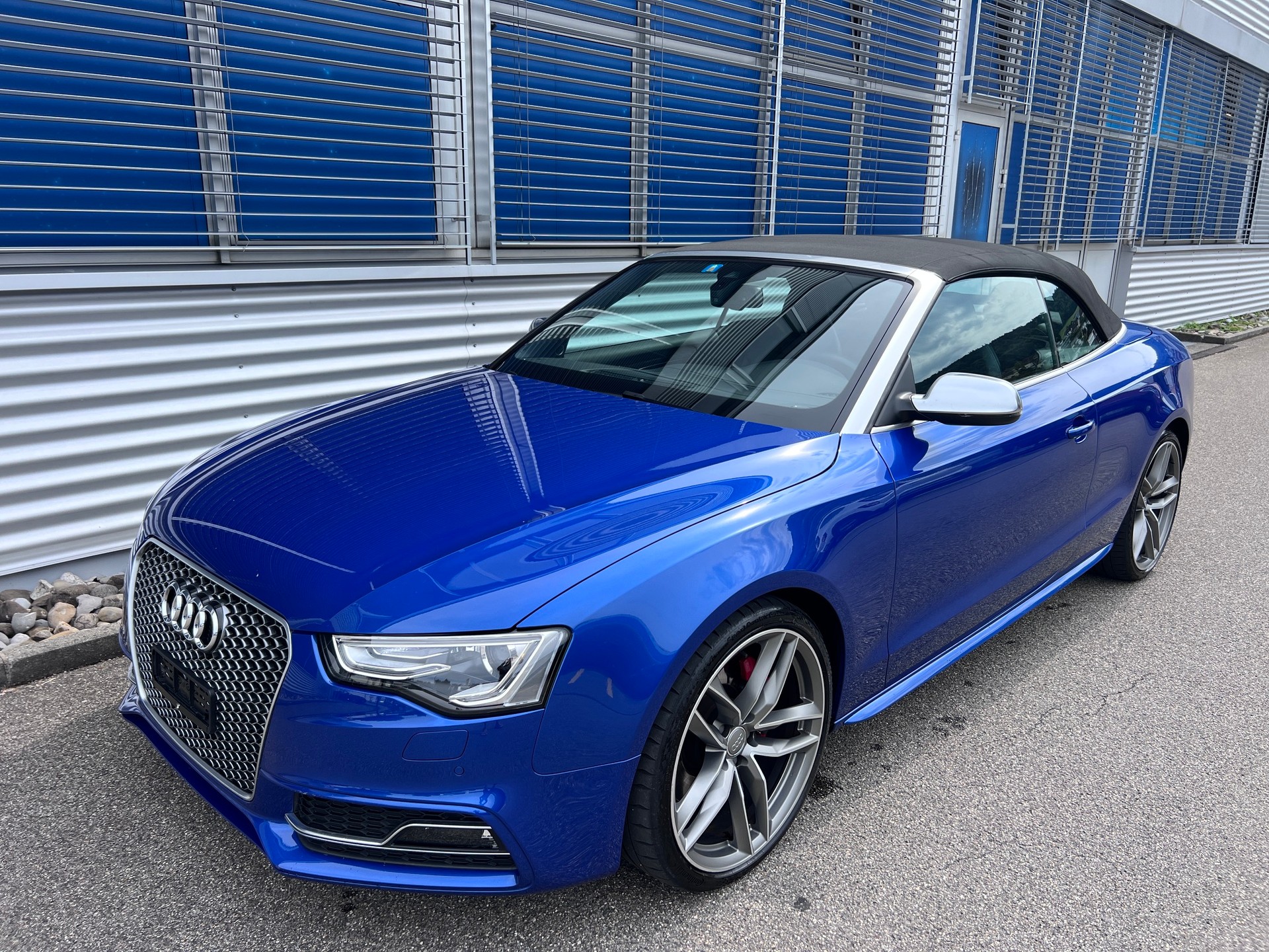 AUDI S5 Cabriolet 3.0 V6 TFSI quattro S-Tronic RS Edition-image-6
