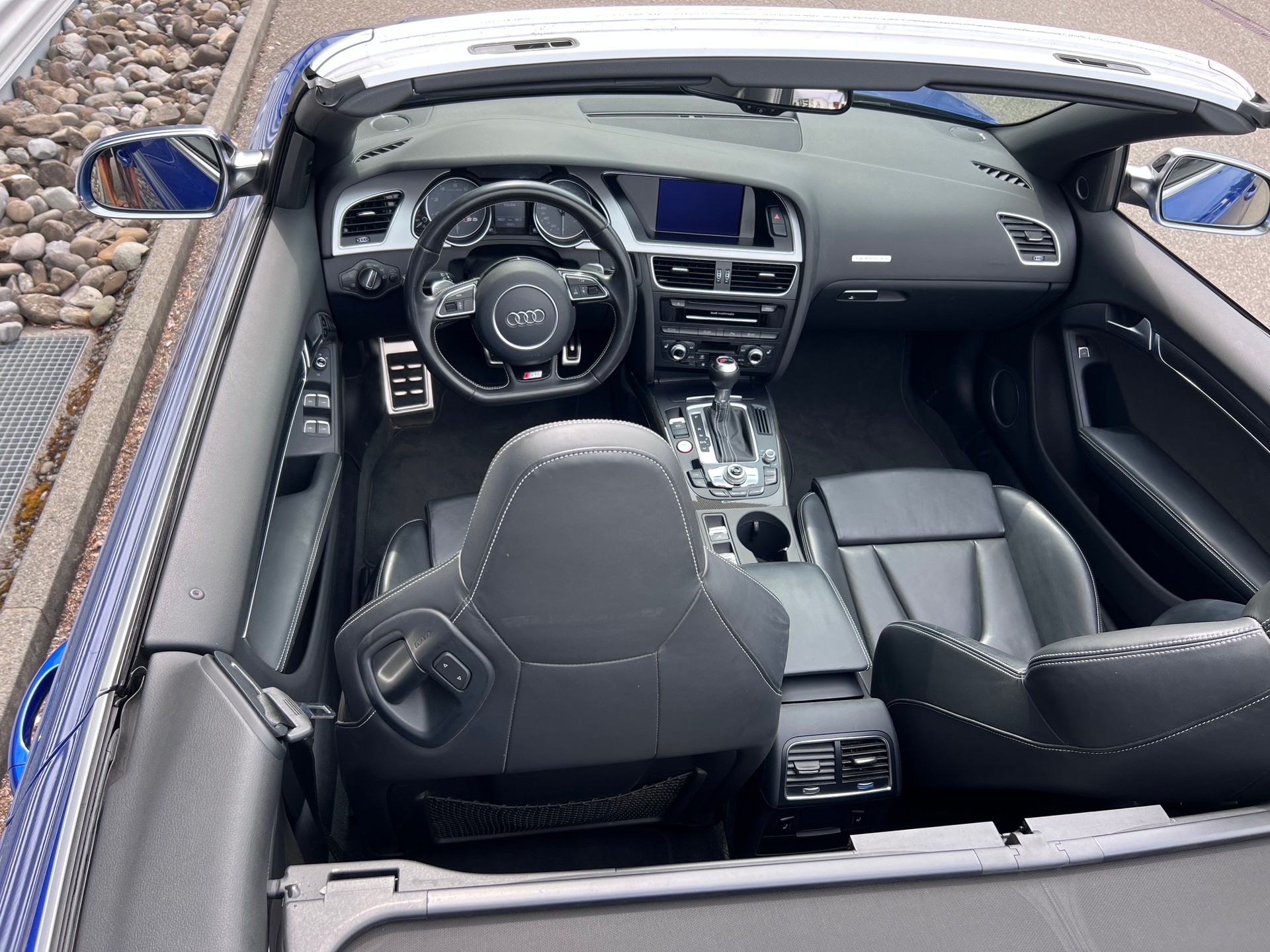 AUDI S5 Cabriolet 3.0 V6 TFSI quattro S-Tronic RS Edition-image-15
