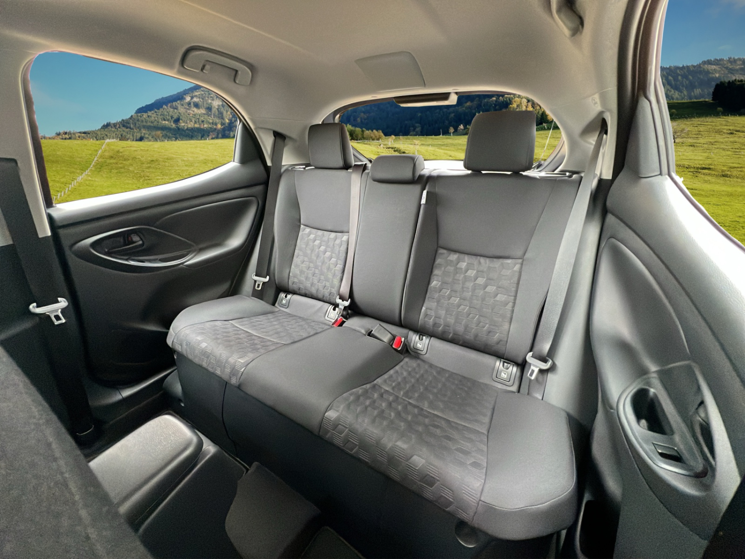 TOYOTA Yaris 1.5 VVT-i HSD Comfort-image-17