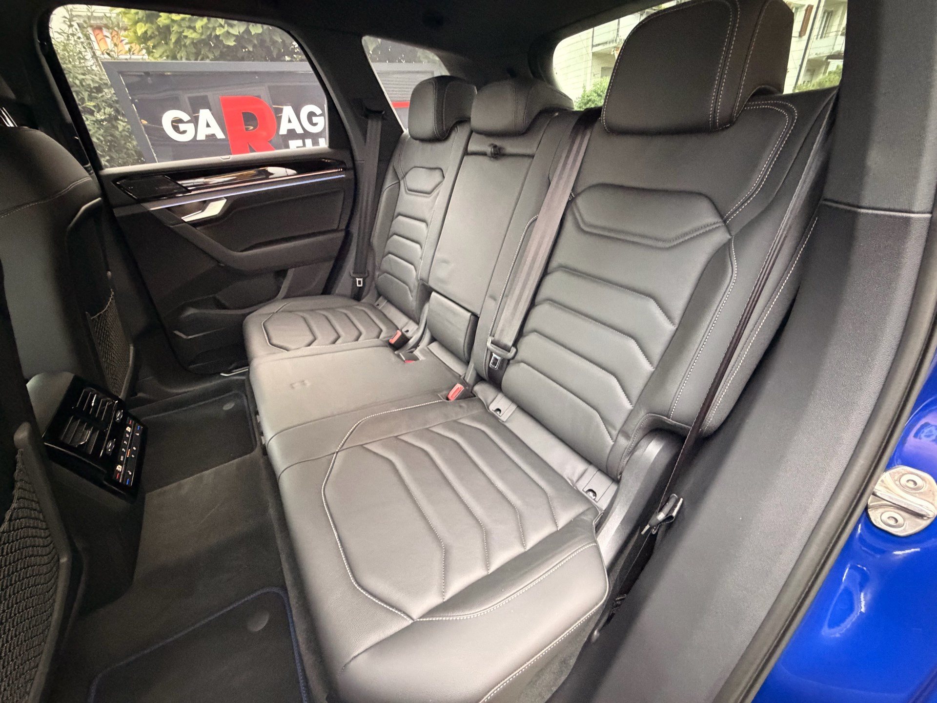 VW Touareg R 3.0 TSI eHYBRID 462 PS 4MOTION-image-24