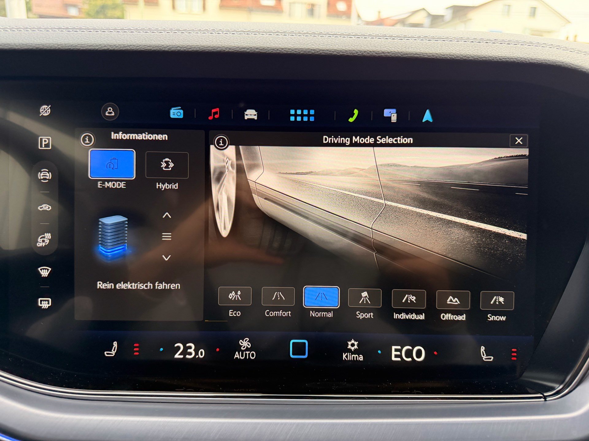 VW Touareg R 3.0 TSI eHYBRID 462 PS 4MOTION-image-13