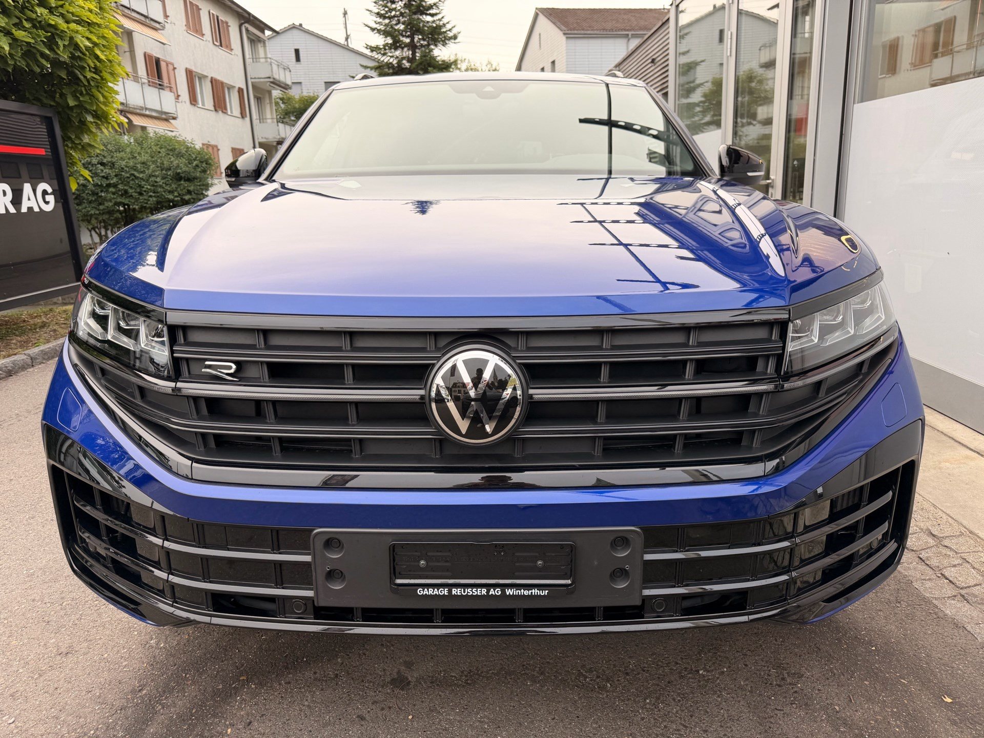 VW Touareg R 3.0 TSI eHYBRID 462 PS 4MOTION-showroom-element-1