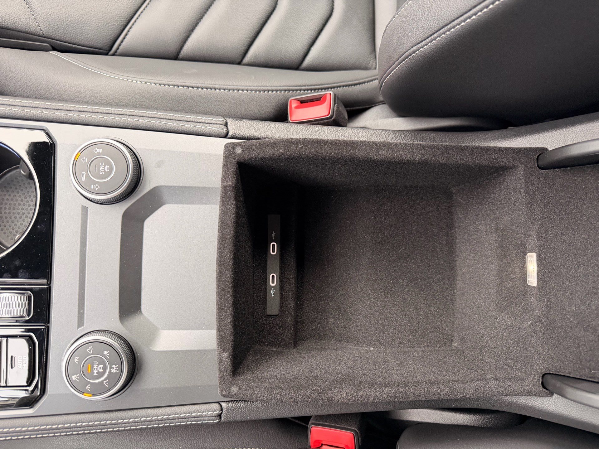 VW Touareg R 3.0 TSI eHYBRID 462 PS 4MOTION-image-21