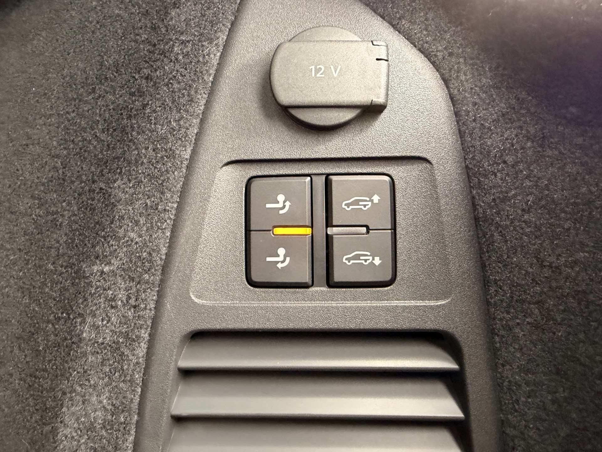 VW Touareg R 3.0 TSI eHYBRID 462 PS 4MOTION-image-28