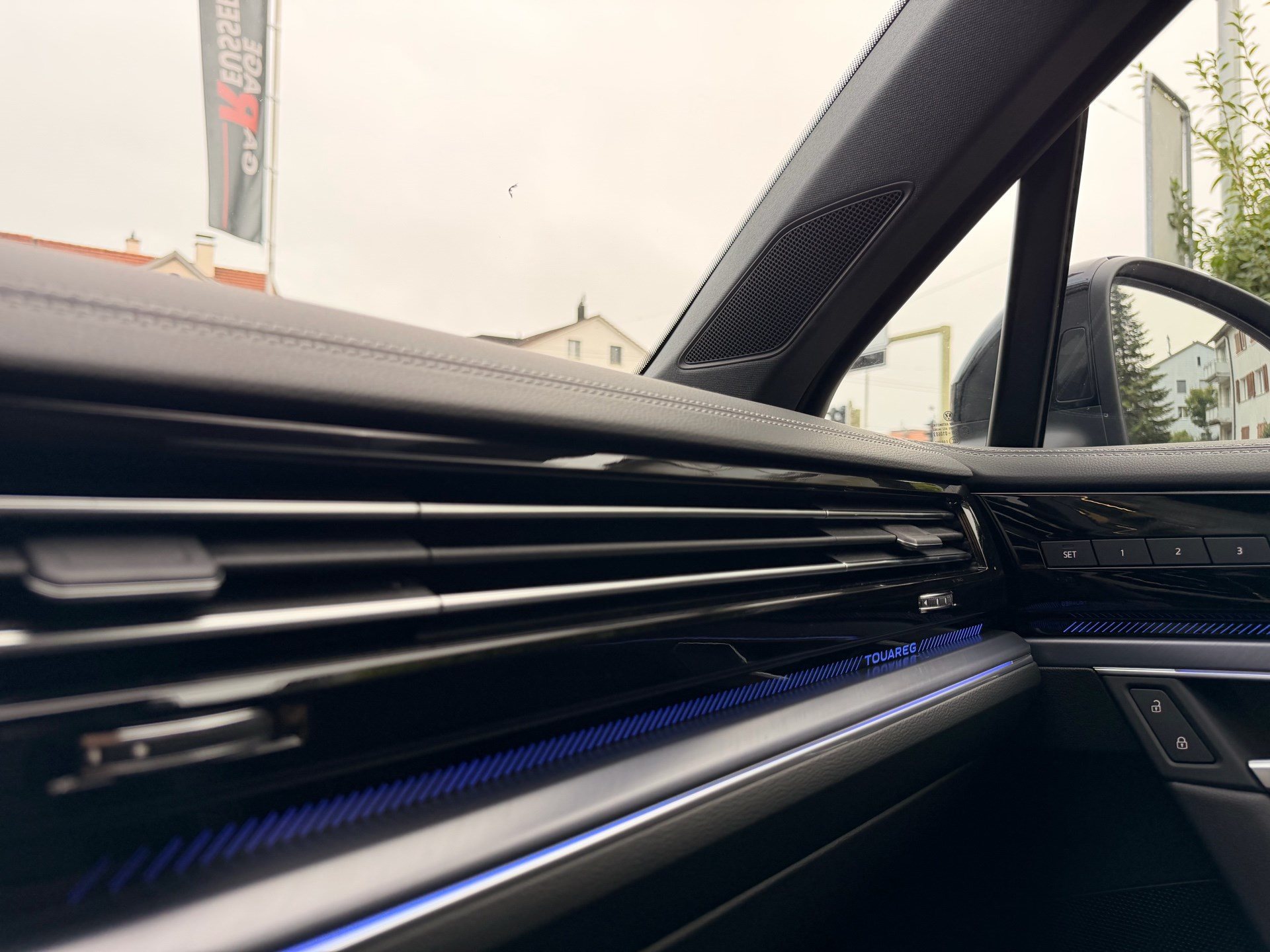 VW Touareg R 3.0 TSI eHYBRID 462 PS 4MOTION-image-22