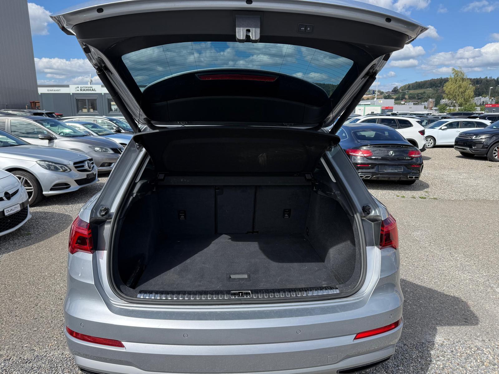 AUDI Q3 2.0 40 TFSI S line quattro S-Tronic-image-19