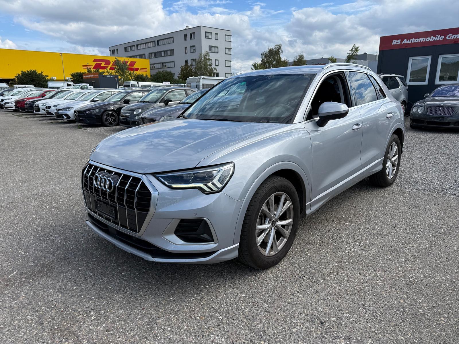 AUDI Q3 2.0 40 TFSI S line quattro S-Tronic-image-4