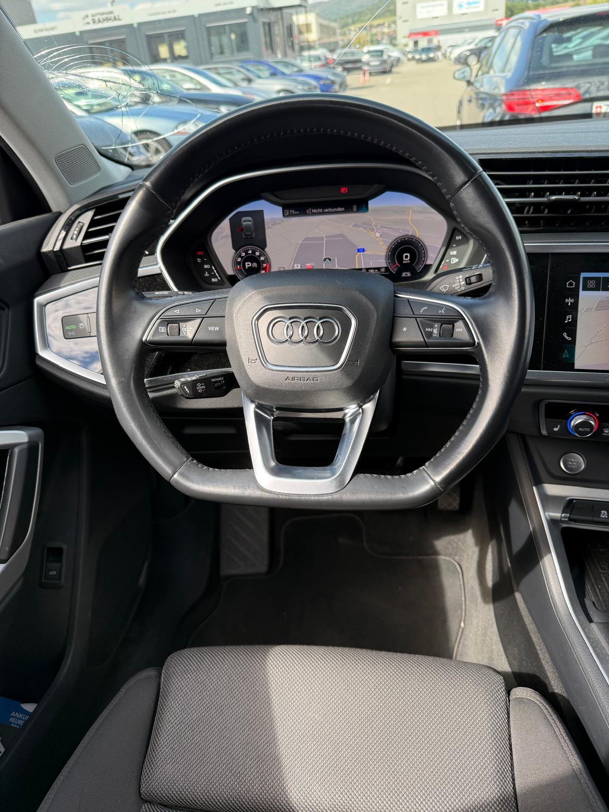 AUDI Q3 2.0 40 TFSI S line quattro S-Tronic-image-16