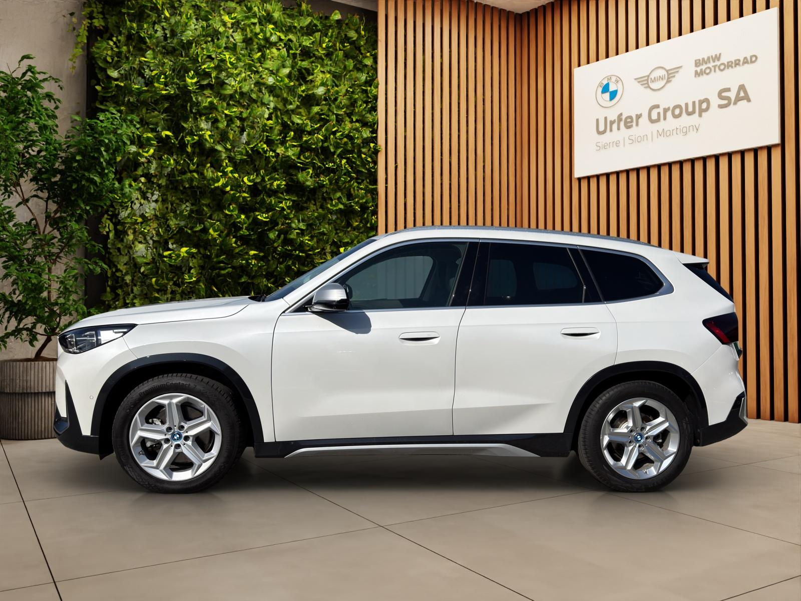 BMW iX1 xDrive 30 X-Line (CH) 🔋-image-3