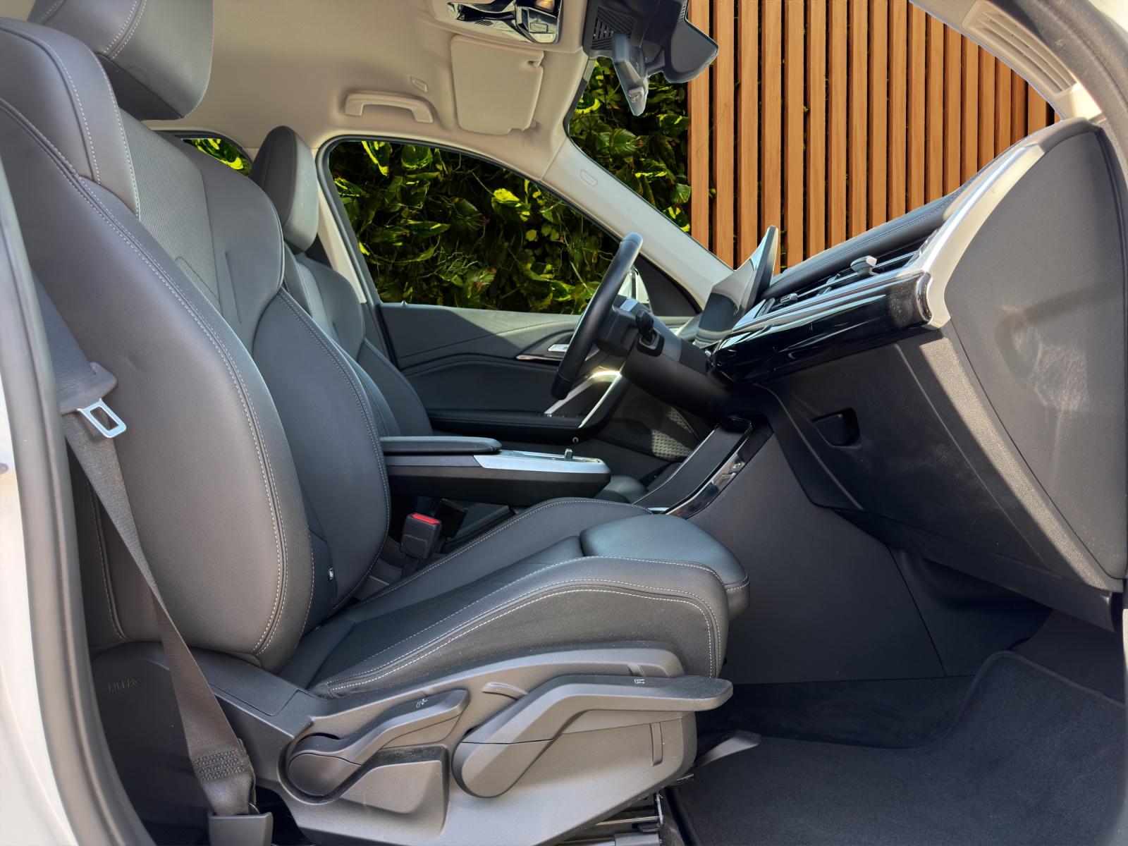 BMW iX1 xDrive 30 X-Line (CH) 🔋-image-11