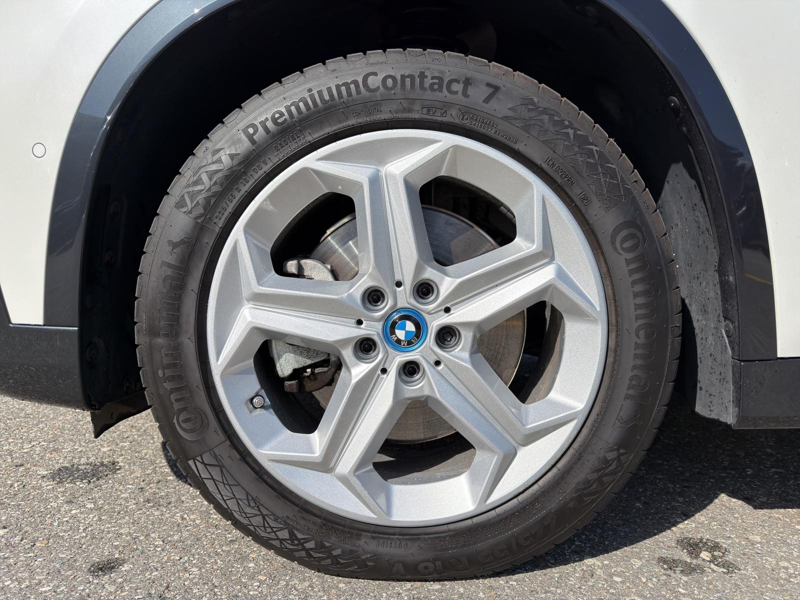 BMW iX1 xDrive 30 X-Line (CH) 🔋-image-9