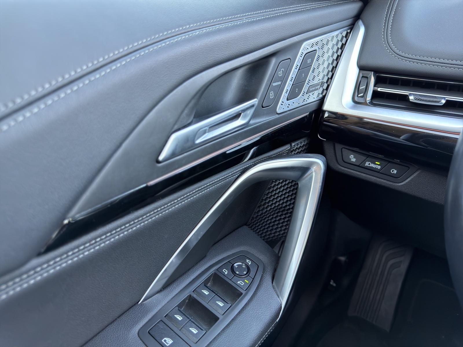 BMW iX1 xDrive 30 X-Line (CH) 🔋-image-17