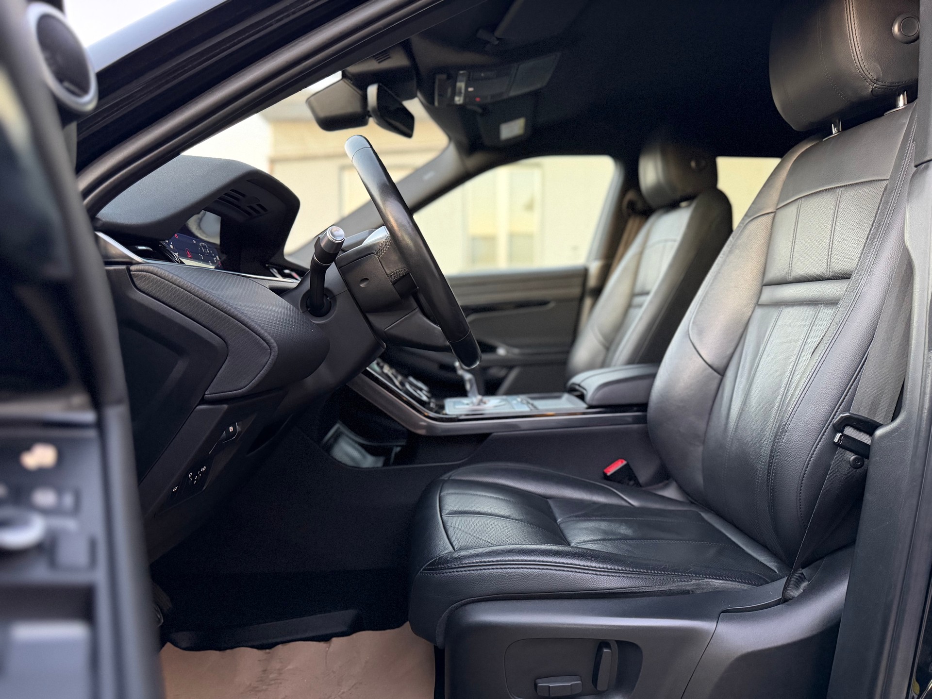LAND ROVER Range Rover Evoque P 200 MHEV SE AT9-image-9