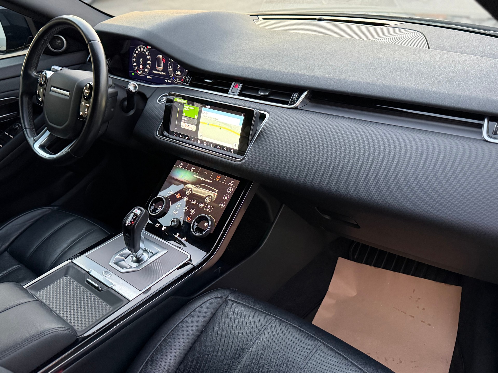 LAND ROVER Range Rover Evoque P 200 MHEV SE AT9-image-14
