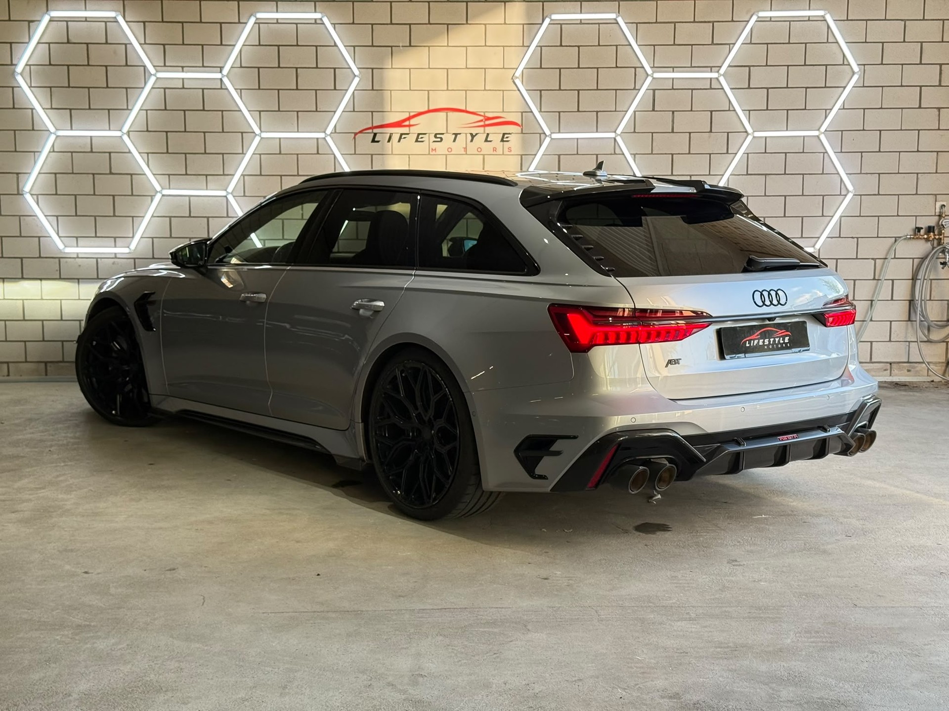 AUDI ABT RS6-R Avant 4.0 TFSI V8 quattro-image-2