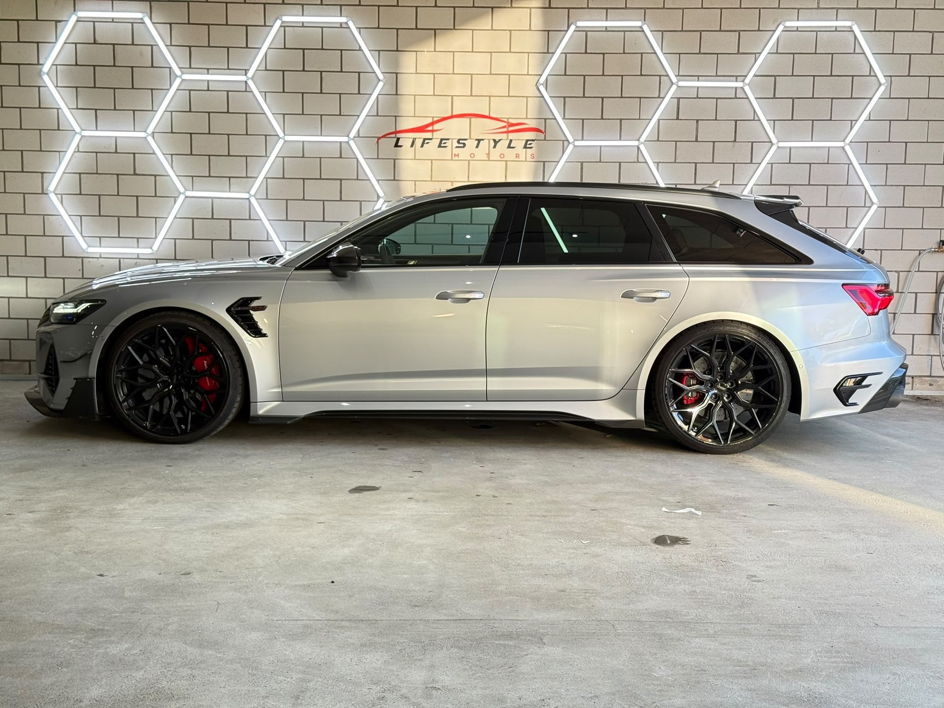 AUDI ABT RS6-R Avant 4.0 TFSI V8 quattro-image-1