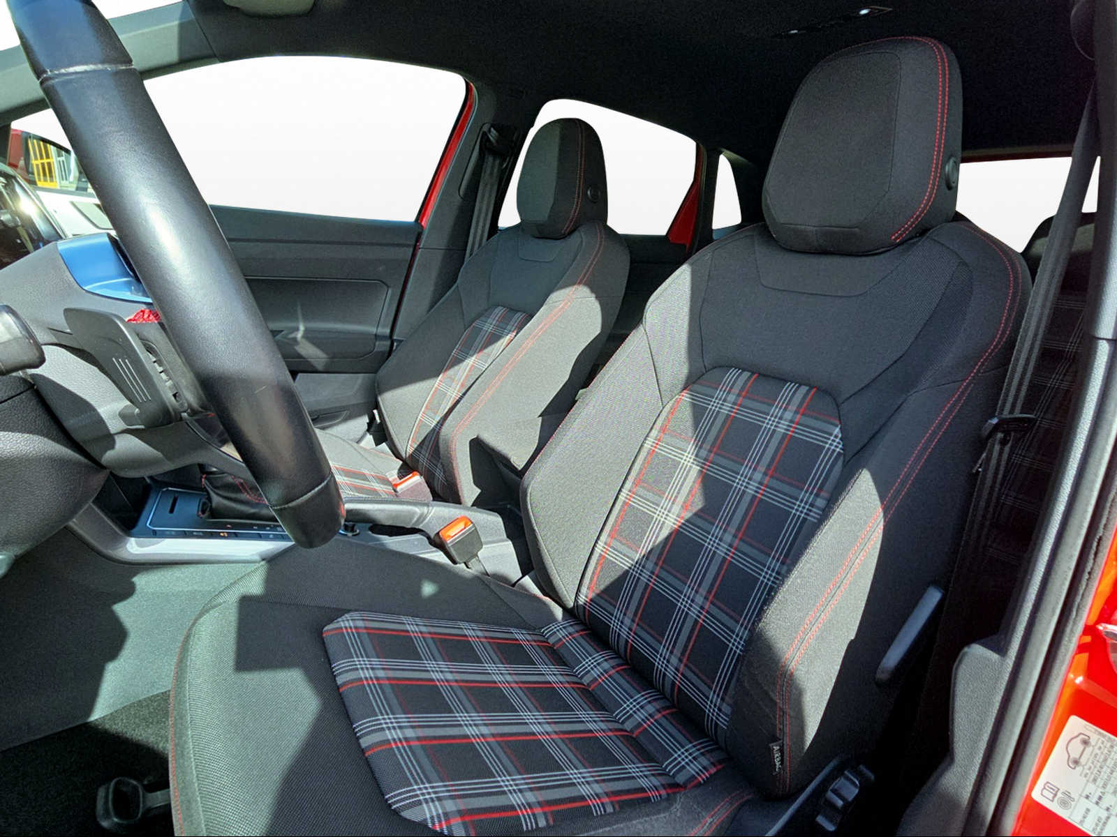 VW Polo 2.0 TSI GTI DSG-image-7