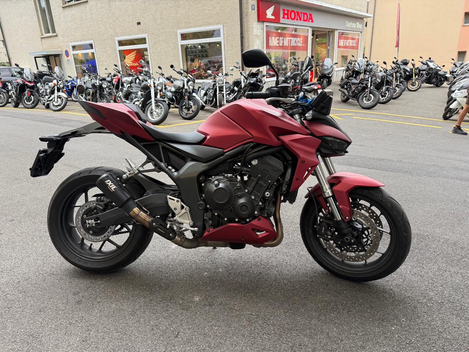 HONDA CB 1000 Hornet-showroom-element-3