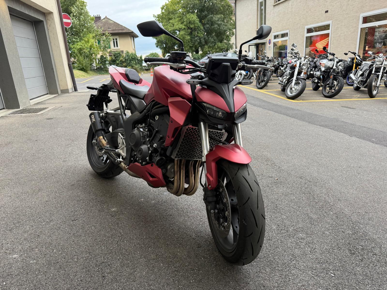 HONDA CB 1000 Hornet-showroom-element-1