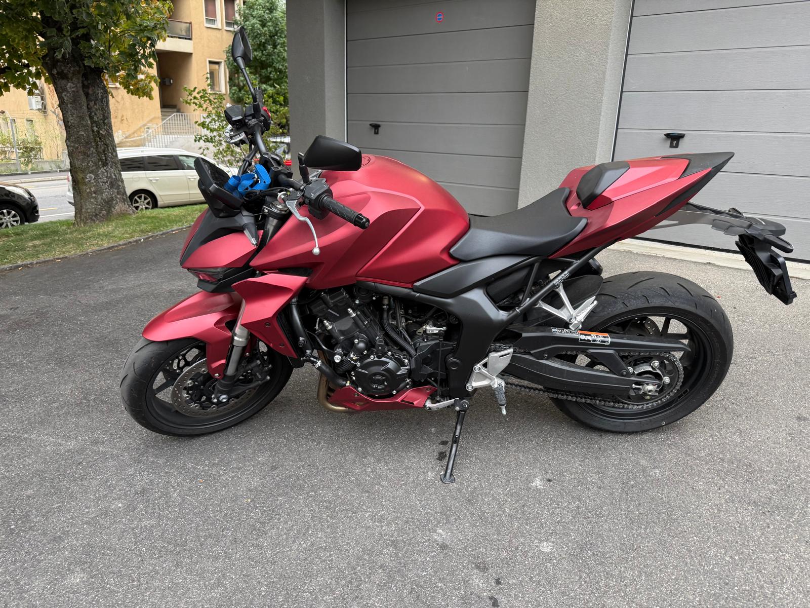 HONDA CB 1000 Hornet-showroom-element-2