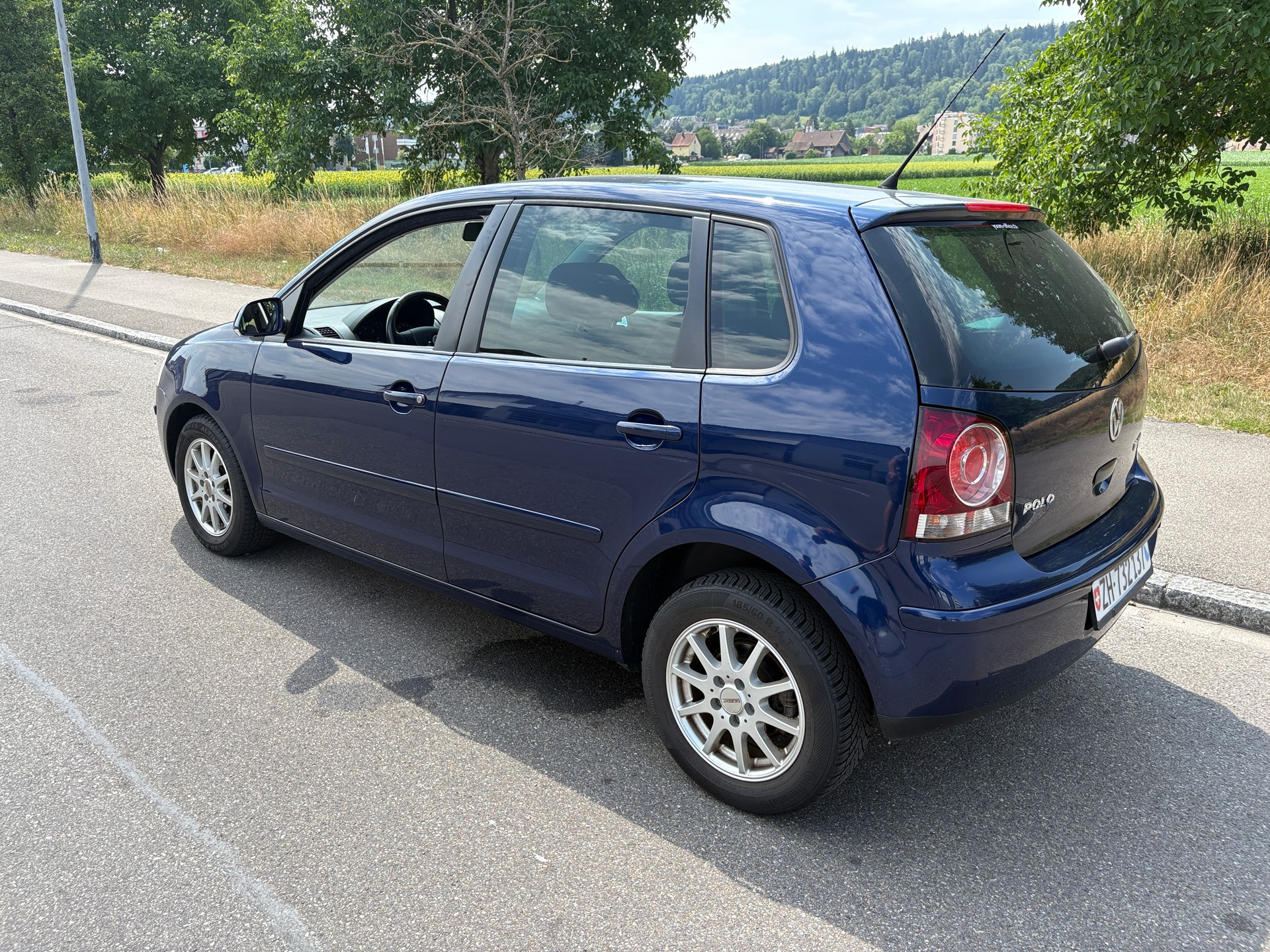 VW 1.9 TDI DPF 100 Trendline-image-3