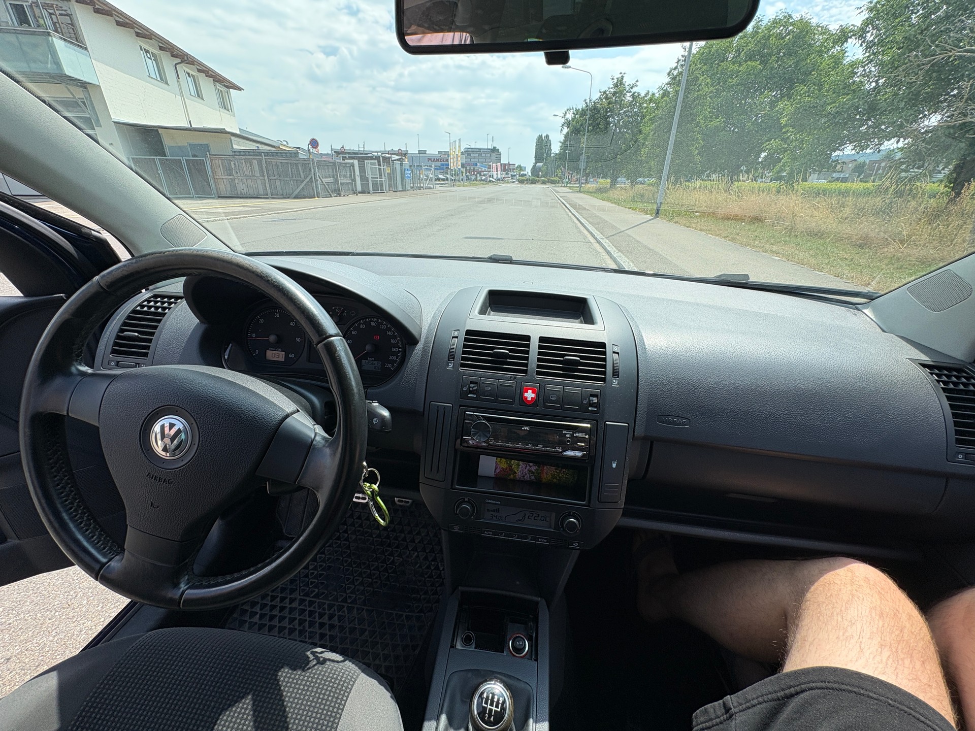 VW 1.9 TDI DPF 100 Trendline-image-5