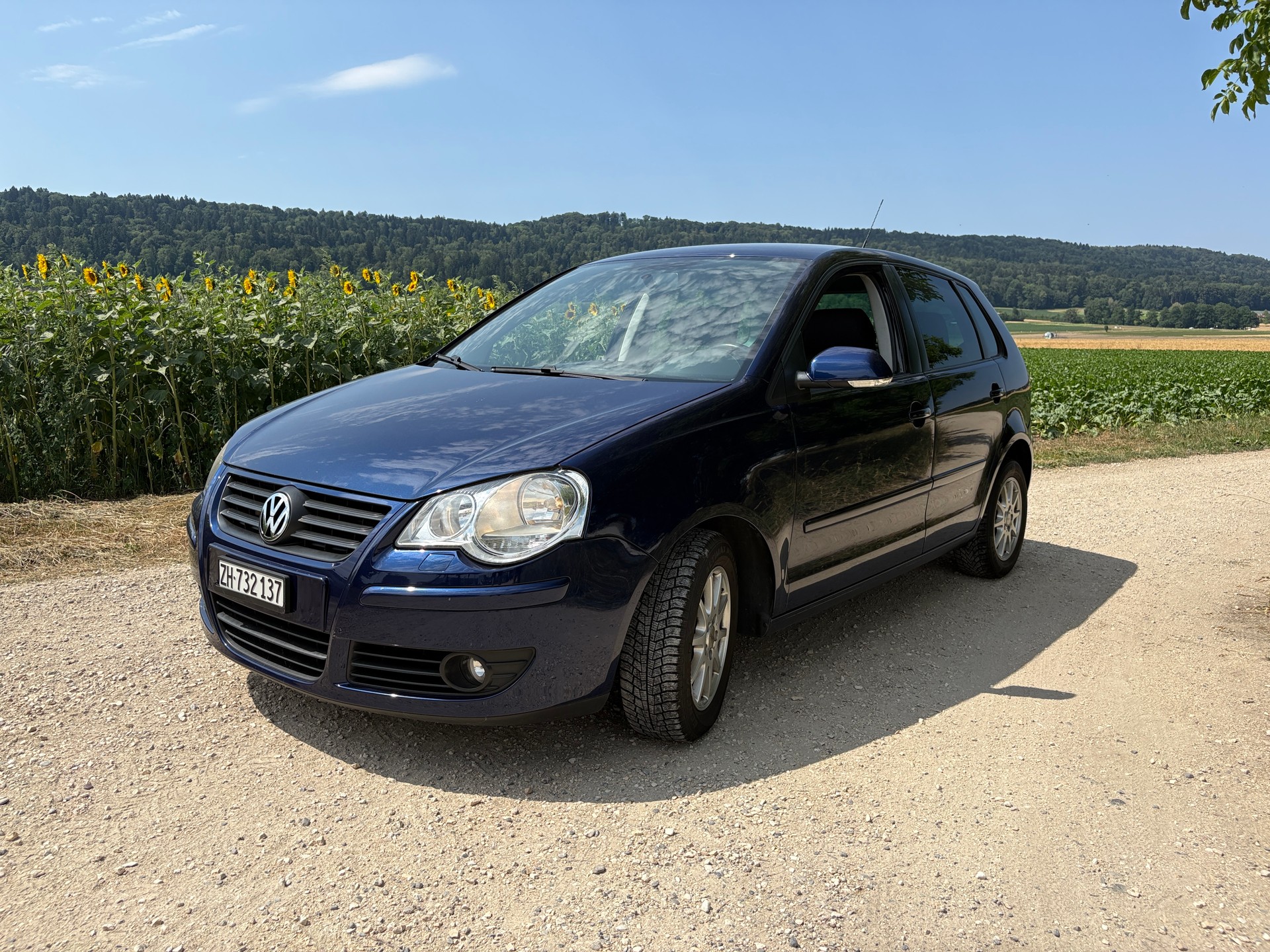 VW 1.9 TDI DPF 100 Trendline-image-0