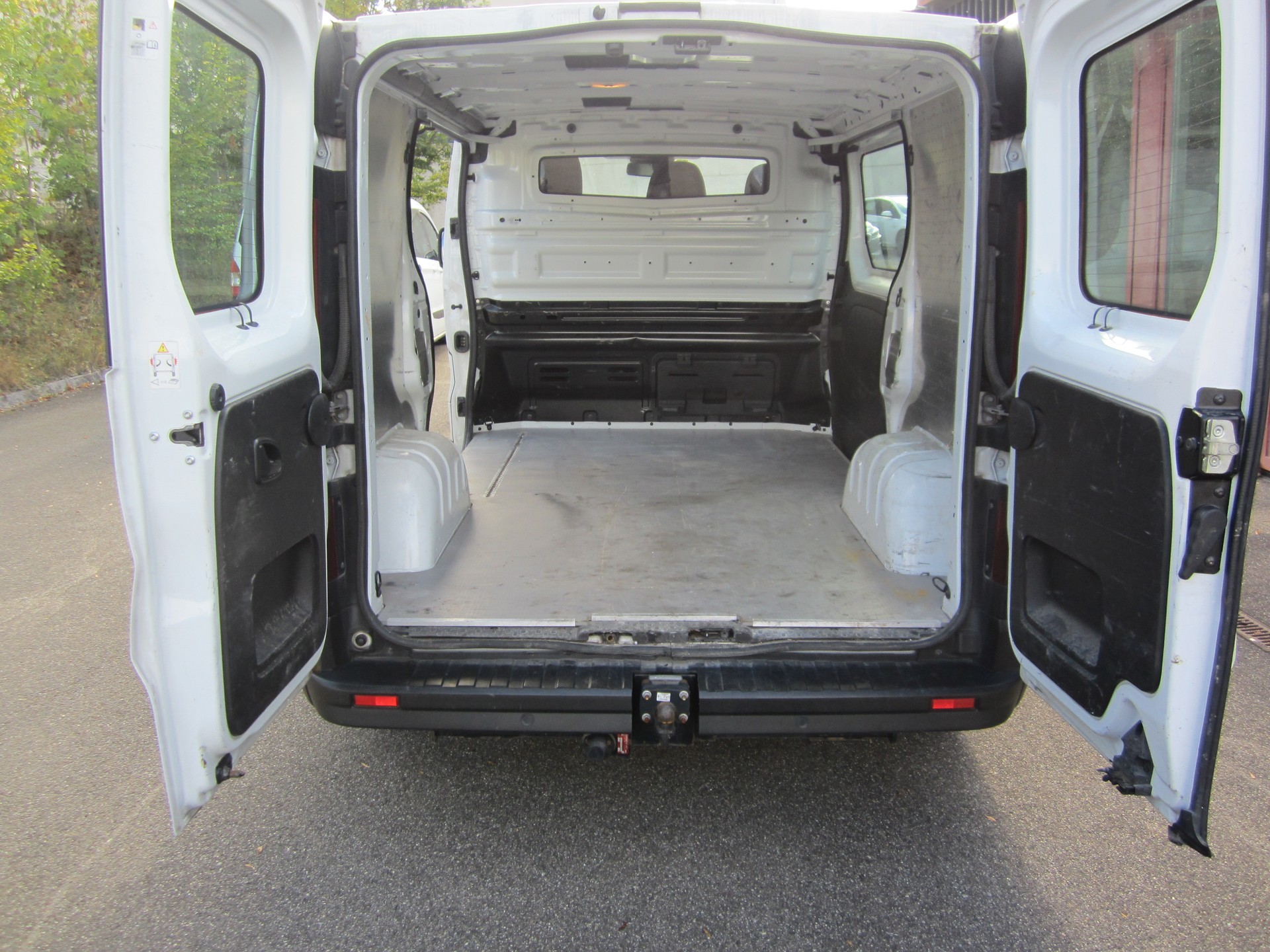 RENAULT Trafic 2.0 Blue dCi 130 Business L1H1-image-6