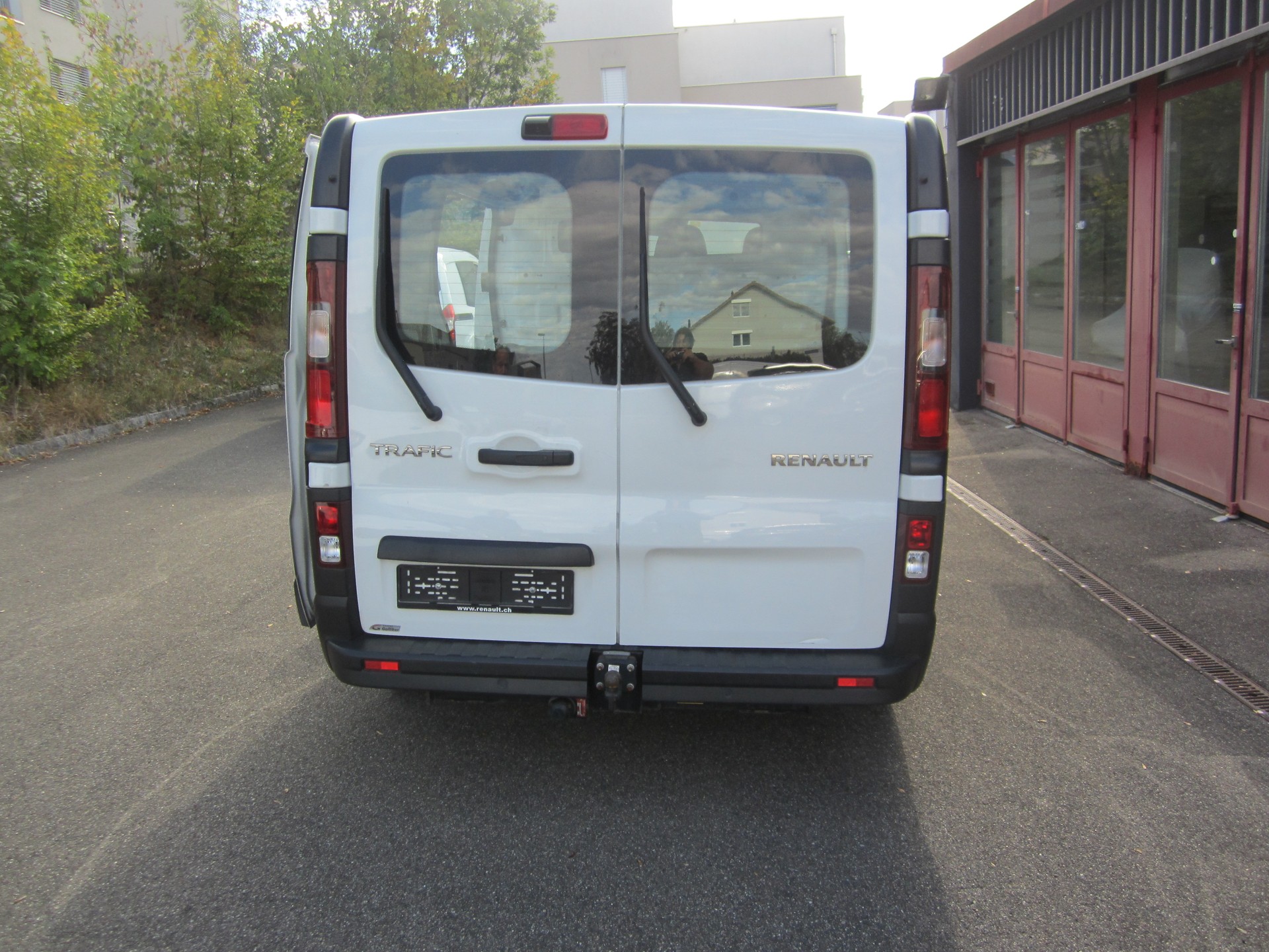 RENAULT Trafic 2.0 Blue dCi 130 Business L1H1-image-5