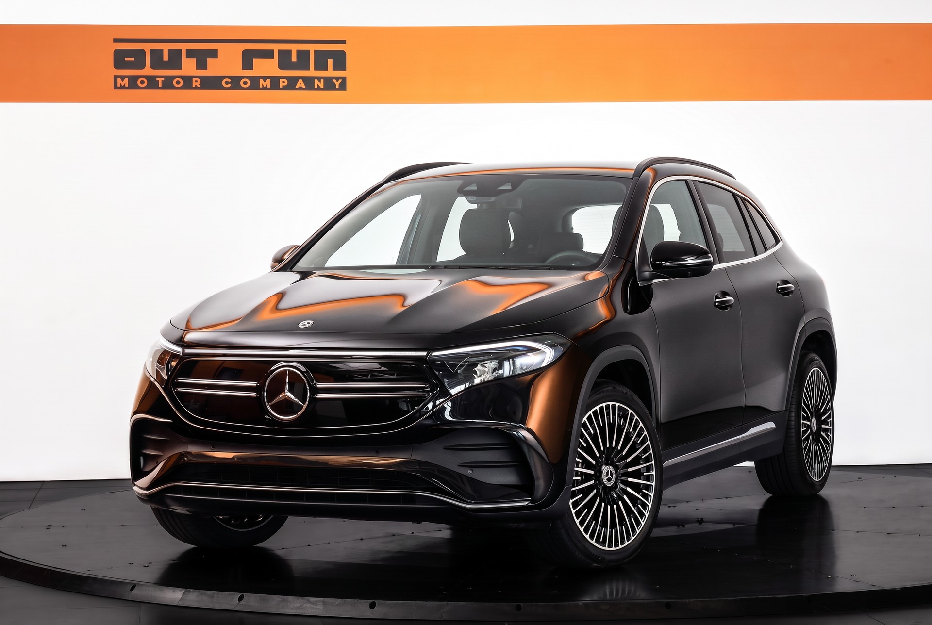 MERCEDES-BENZ EQA 300 4Matic Swiss Star AMG Line