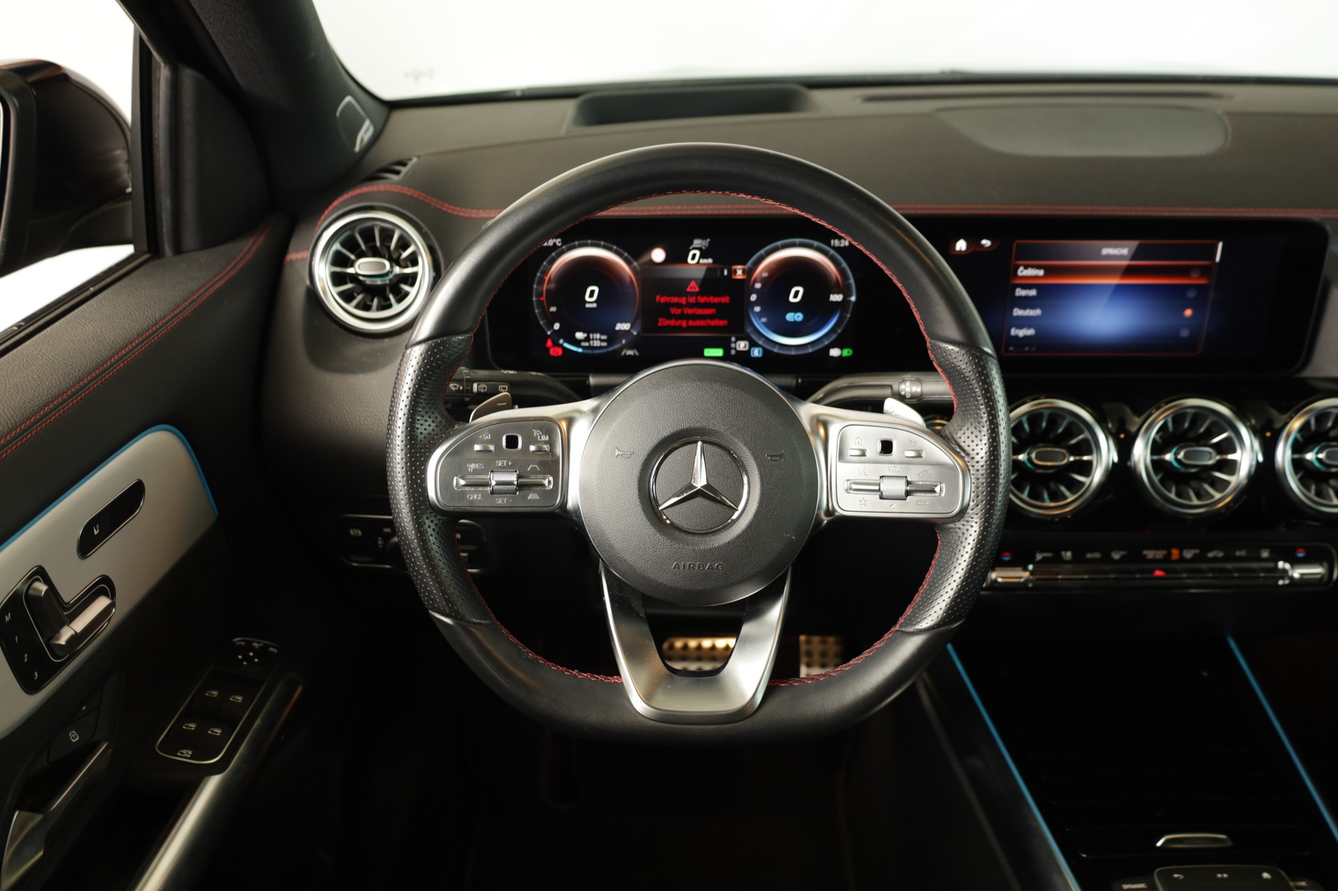 MERCEDES-BENZ EQA 300 4Matic Swiss Star AMG Line-image-23