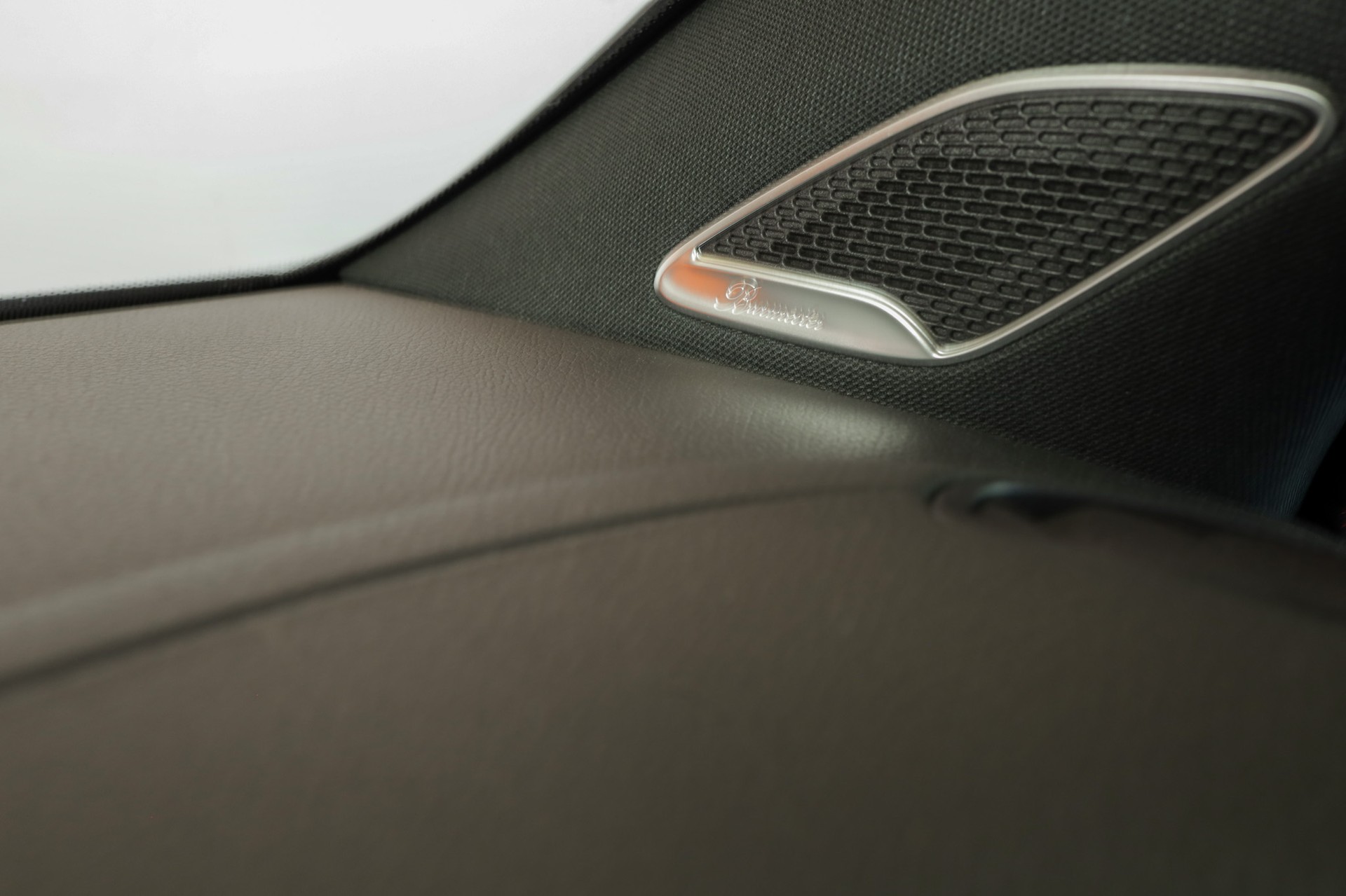 MERCEDES-BENZ EQA 300 4Matic Swiss Star AMG Line-image-24