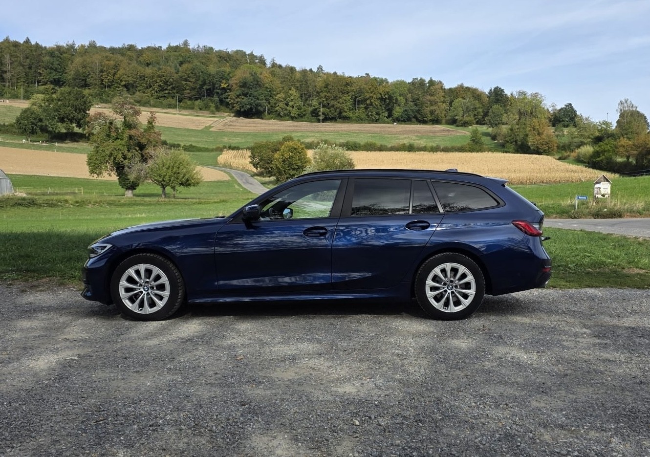 BMW 320d xDrive-image-0