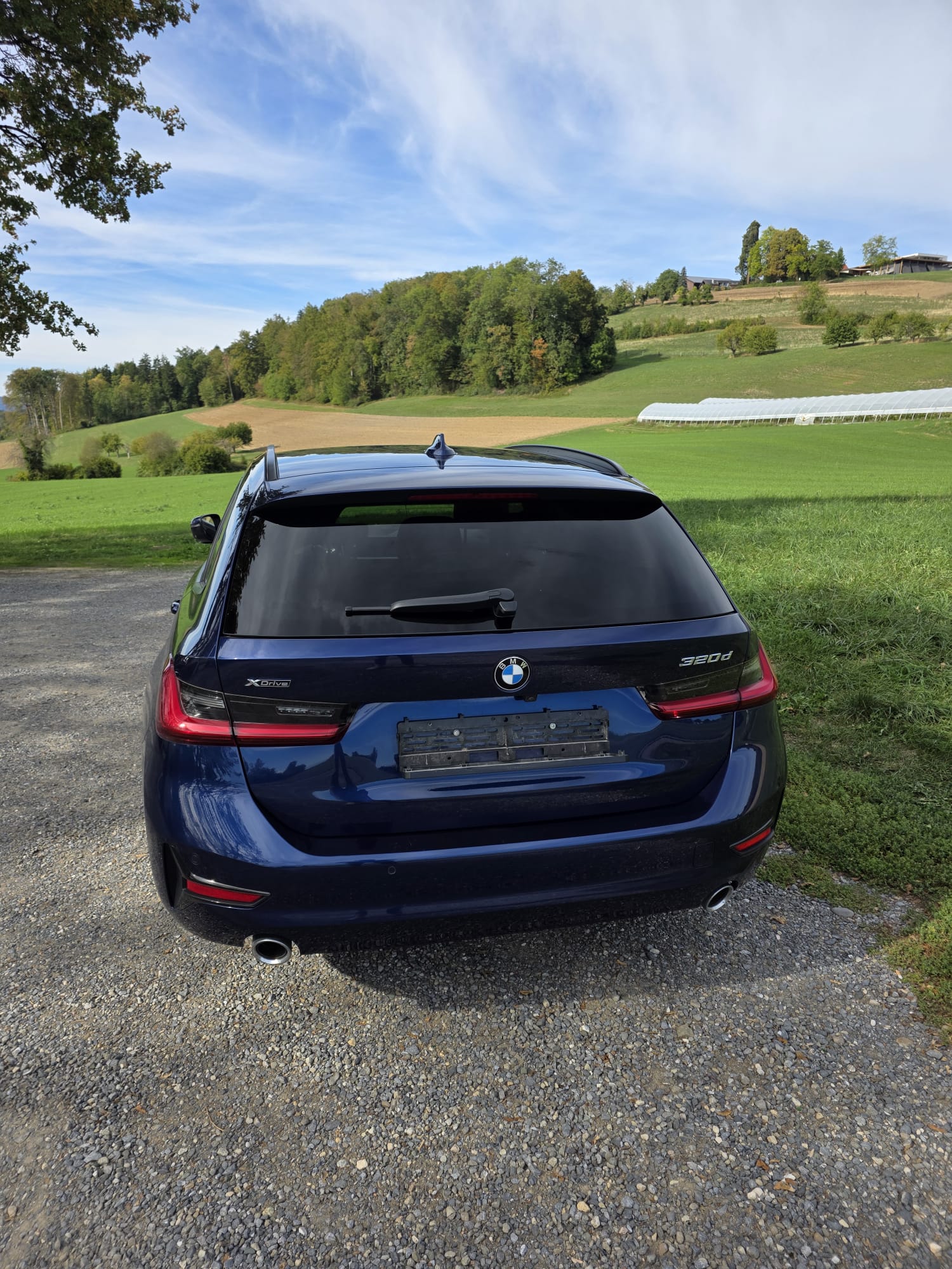 BMW 320d xDrive-image-4