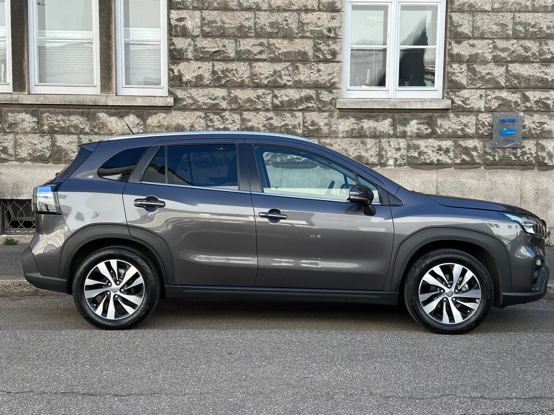 SUZUKI S-Cross 1.5 Compact Top Hybrid-image-3