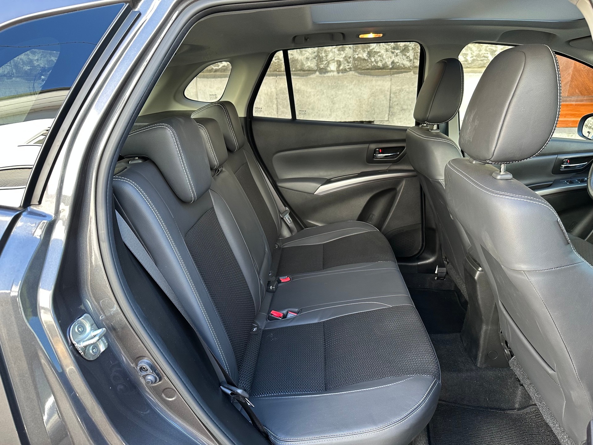 SUZUKI S-Cross 1.5 Compact Top Hybrid-image-9